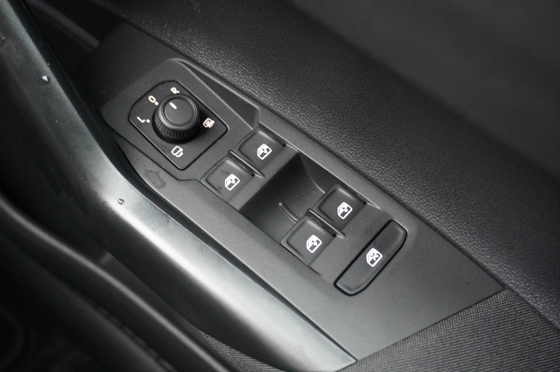 Volkswagen-Polo-image-30