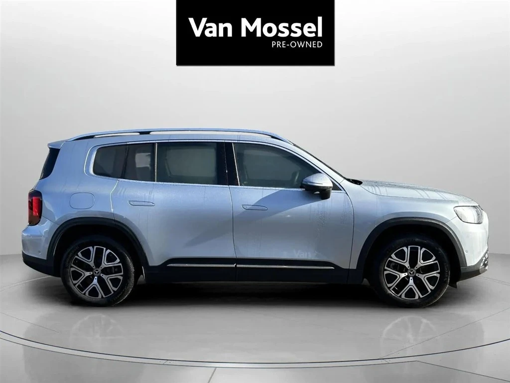 Mercedes-Benz-GLB-image-3