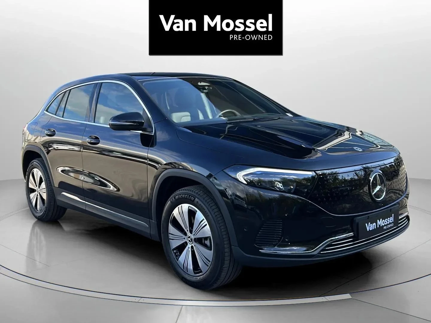 Mercedes-Benz-EQA-image-2