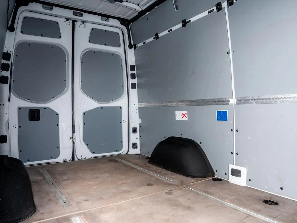 Mercedes-Benz-Sprinter 317-image-12