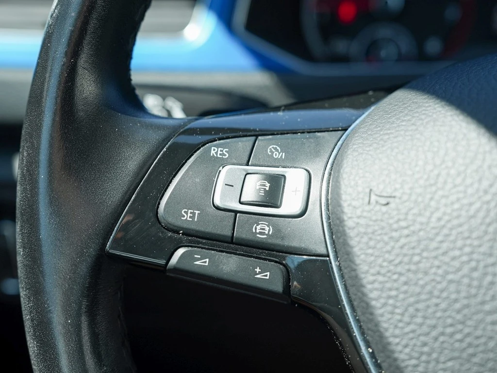 Volkswagen-T-Roc-image-14
