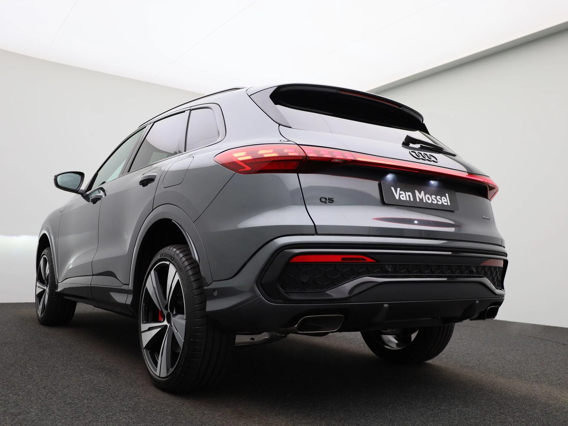 Audi Q5 2.0 TFSI e-hybrid quattro S edition Competition