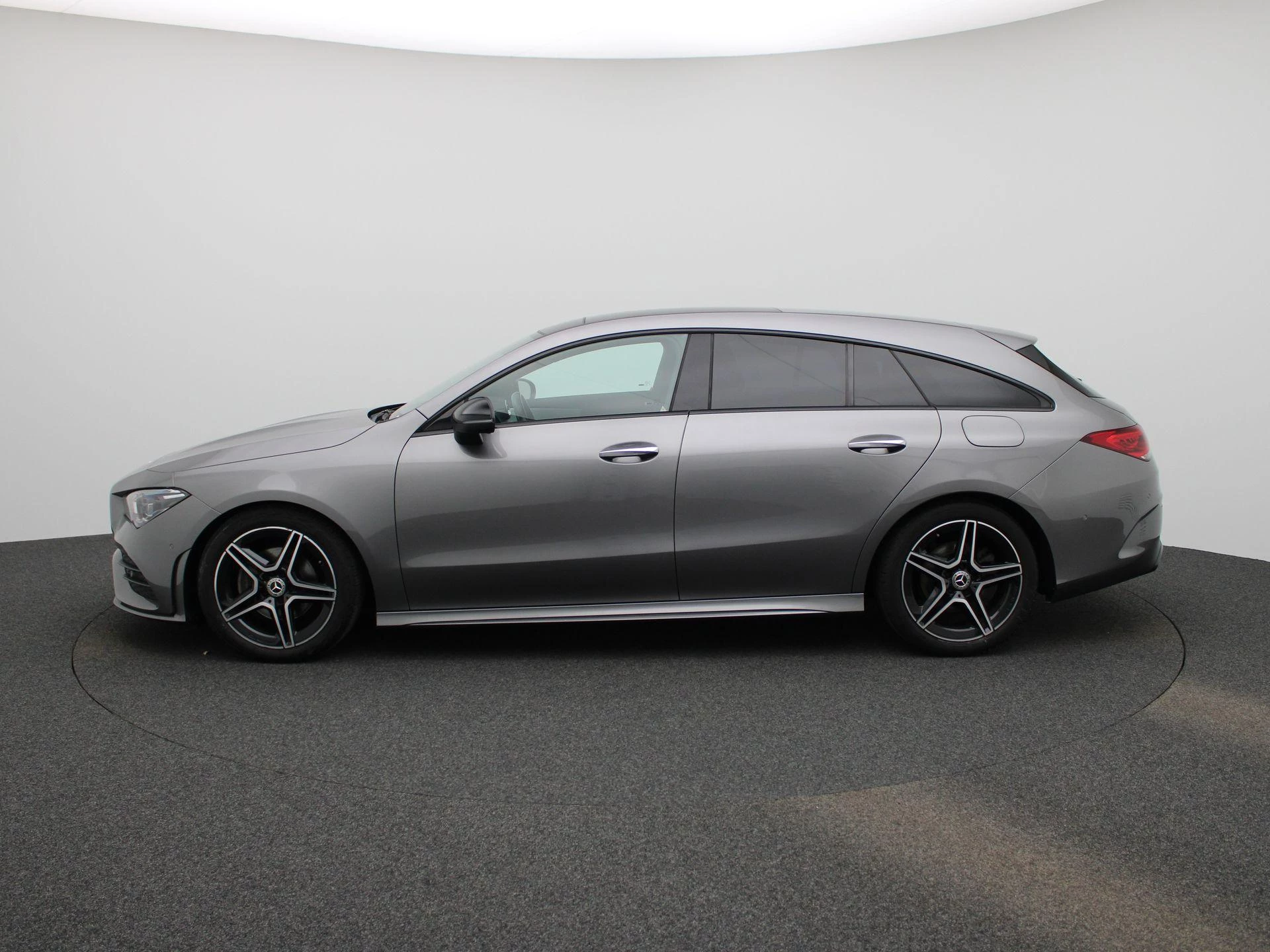 Mercedes-Benz-CLA-image-3