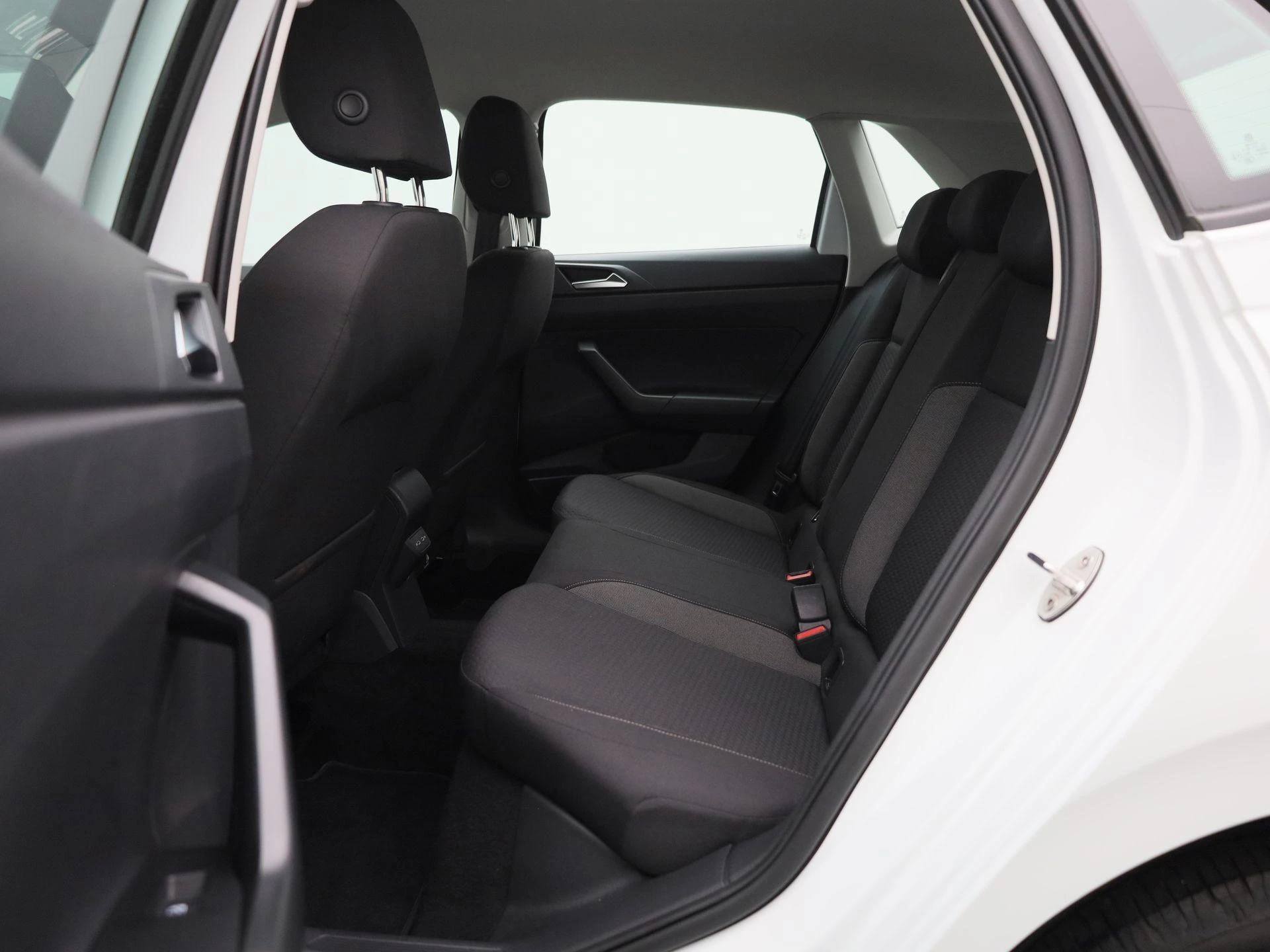 Volkswagen-Polo-image-11