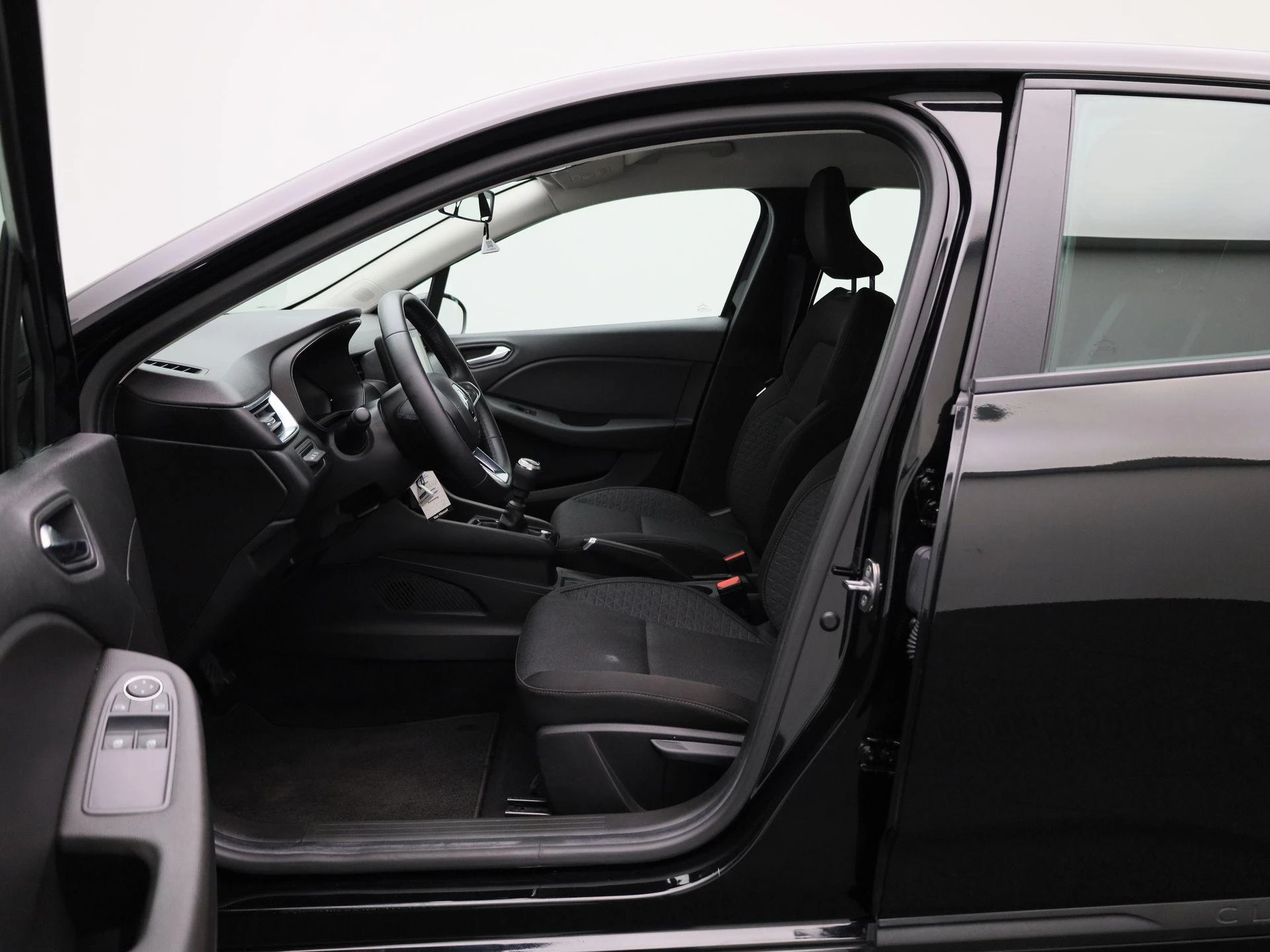 Renault-Clio-image-8