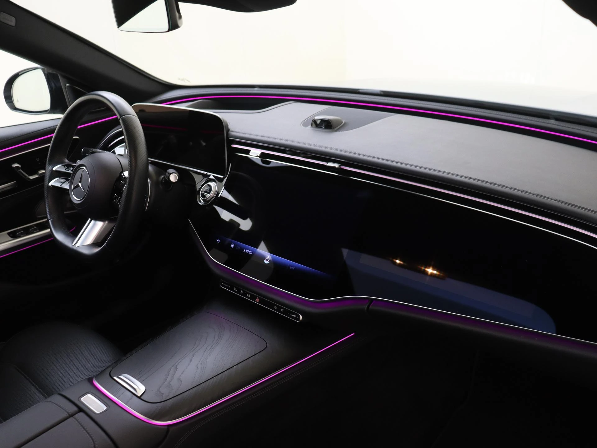 Mercedes-Benz-E-Klasse-image-9