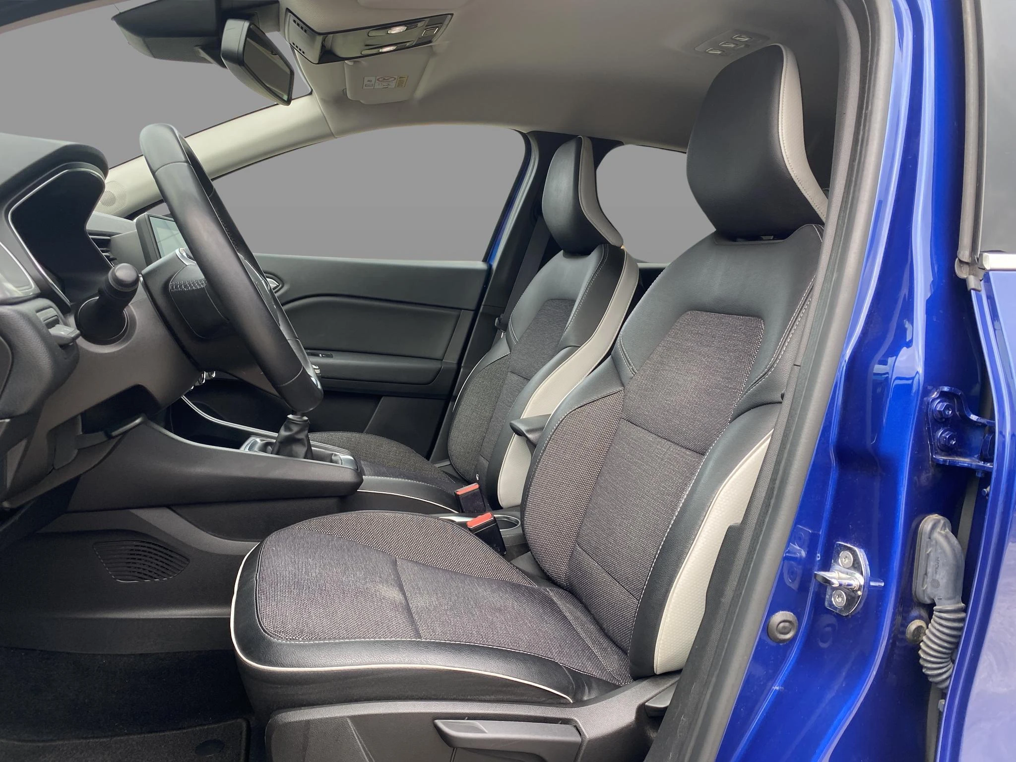 Renault-Captur-image-12