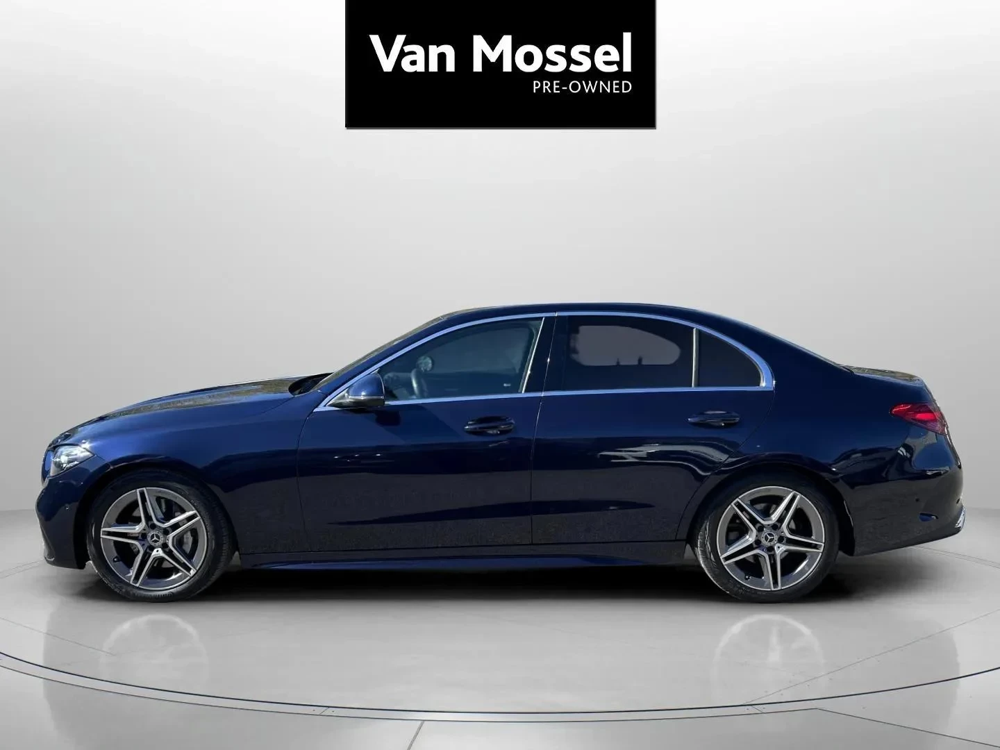 Mercedes-Benz-C-Klasse-image-7
