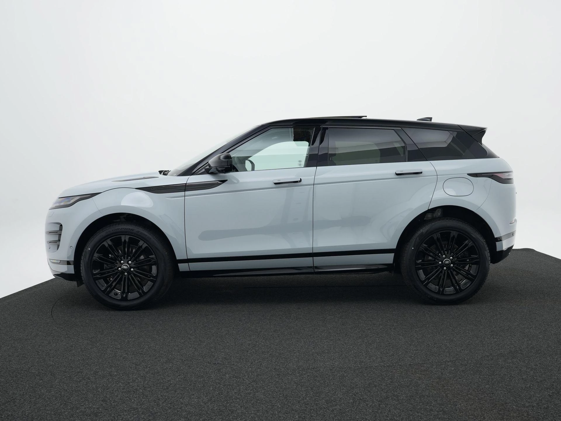 Land Rover-Range Rover Evoque-image-3