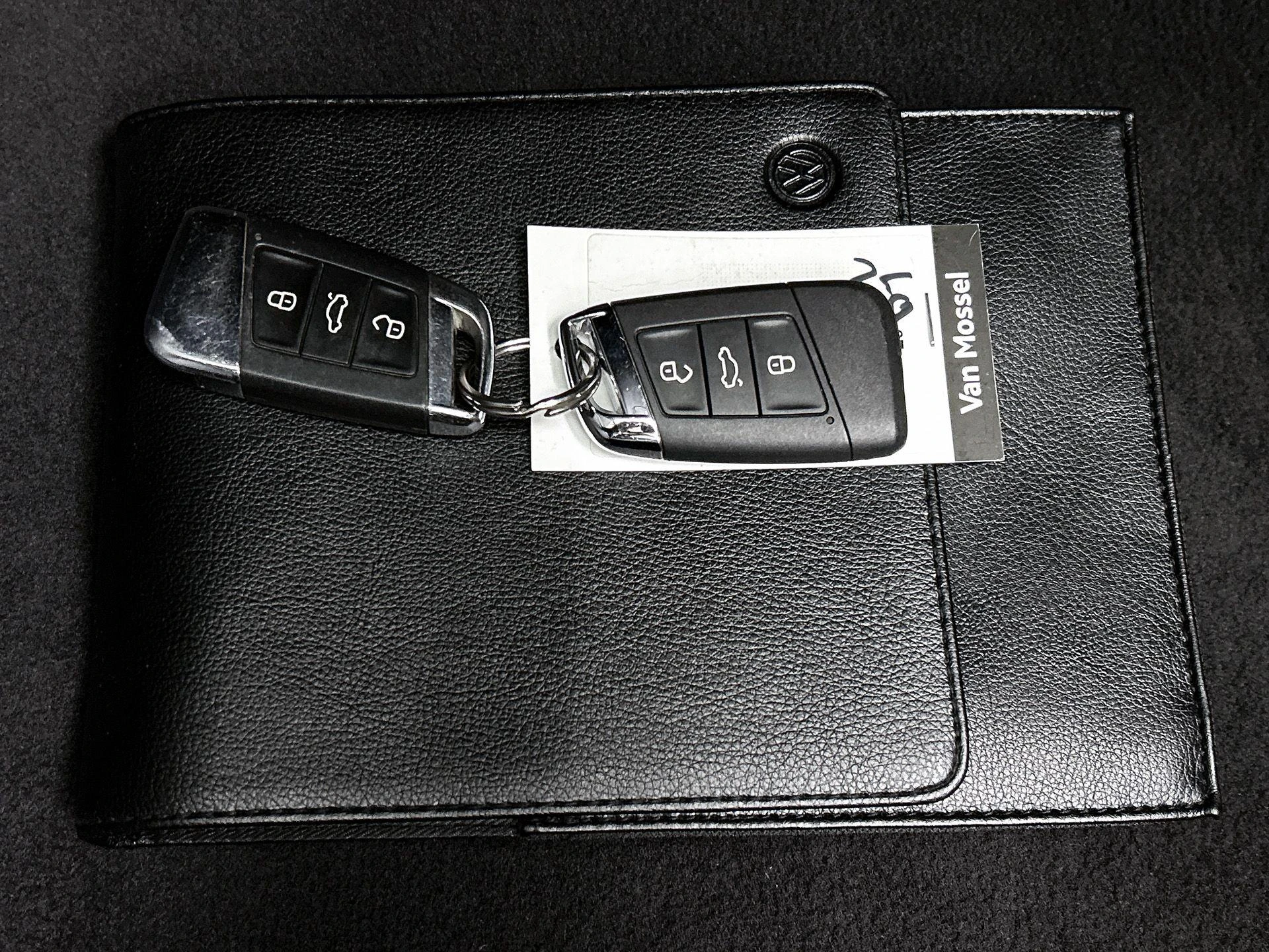 Volkswagen-Passat-image-8
