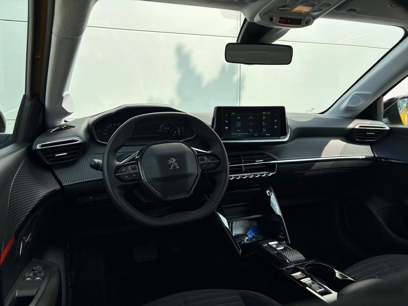 Peugeot-e-208-image-15