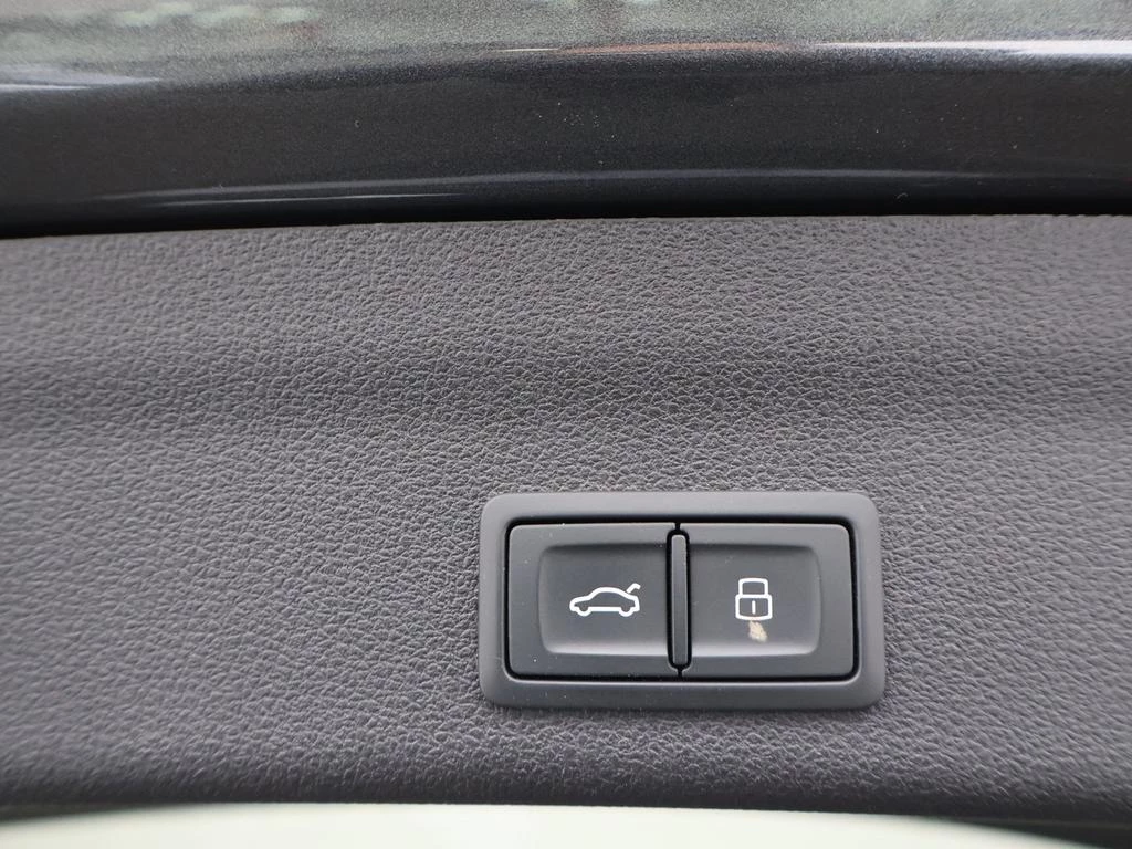 Audi A6 Avant PHEV Audi A6 Avant Business Edition Sport PHEV 50TFSI e QUATTRO 299PK *AUTOMAAT*PANODAK*LEDER*CAMERA*PDC*ACC*APP-CONNECT*...*