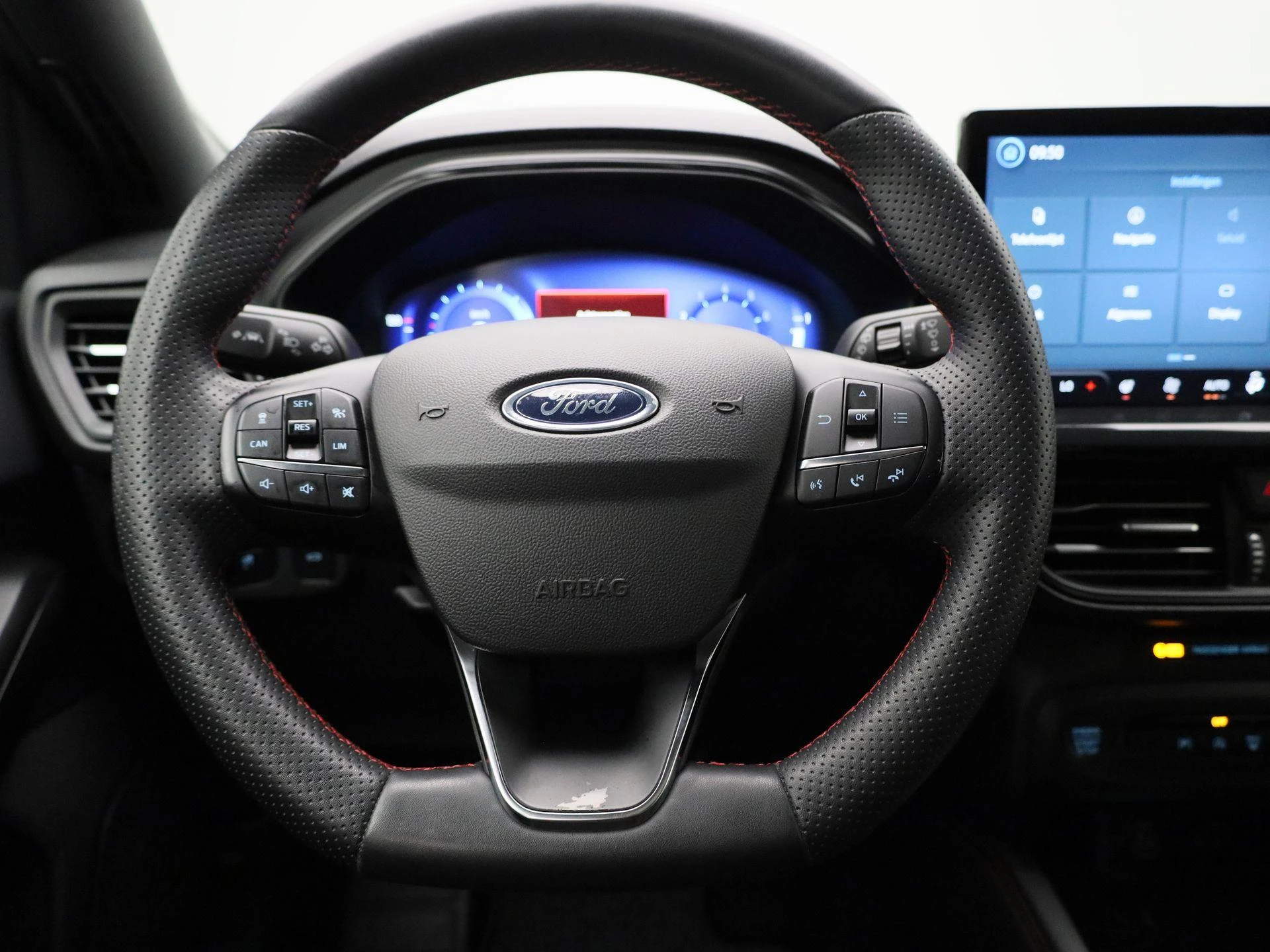 Ford Focus Wagon 1.0 EcoBoost Hybrid ST Line X