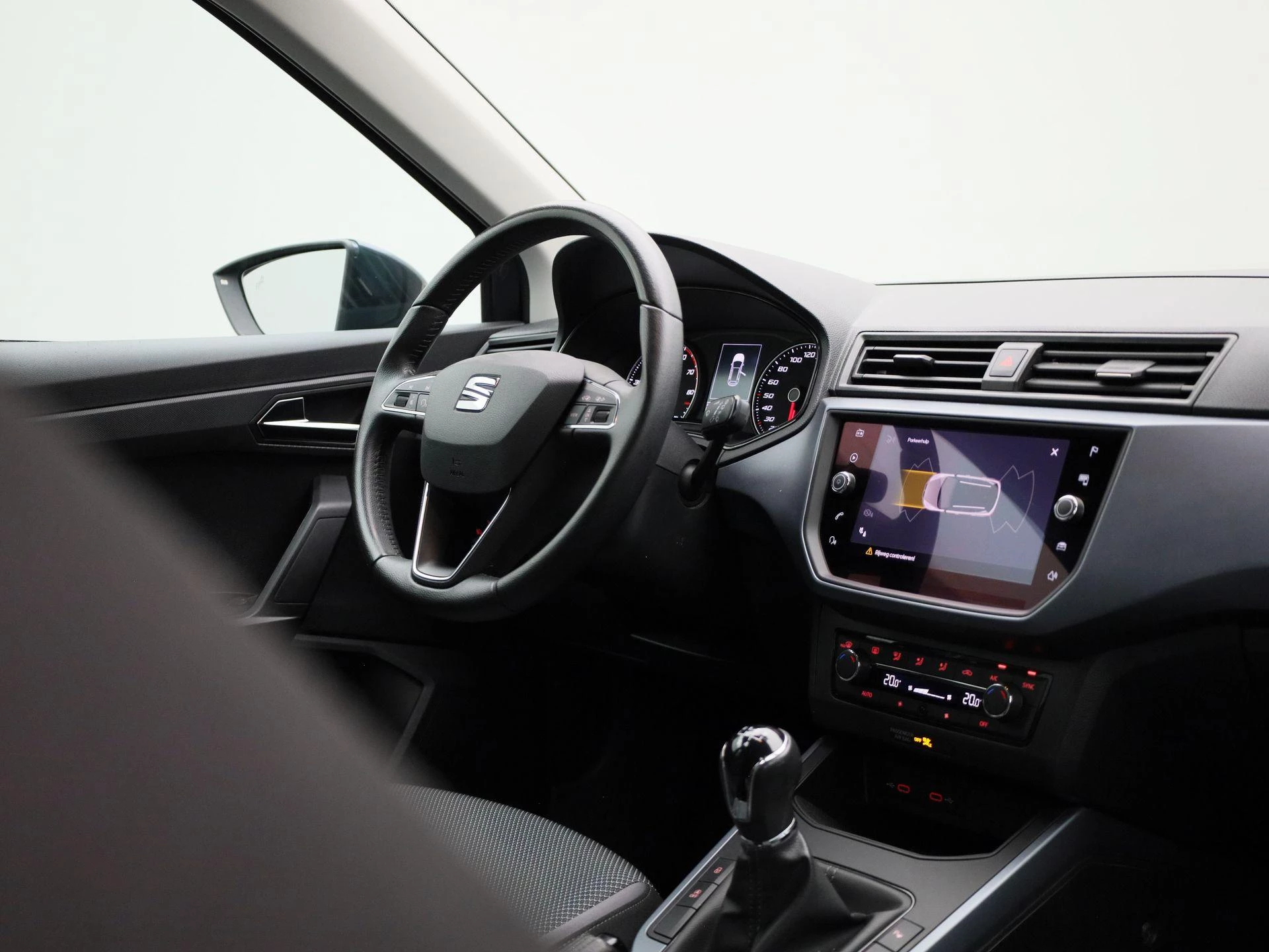 SEAT-Arona-image-33