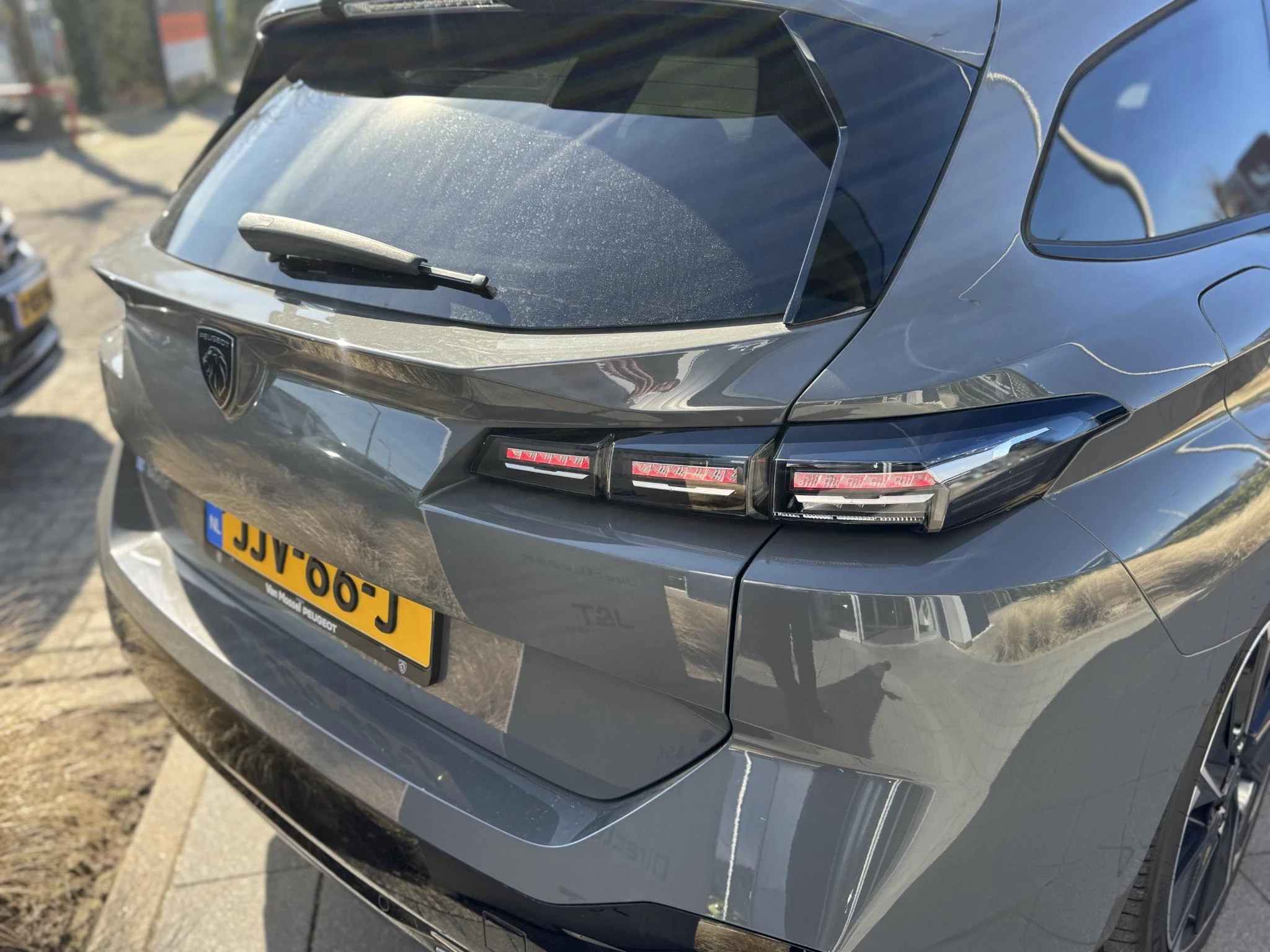 Peugeot-e-308-image-11