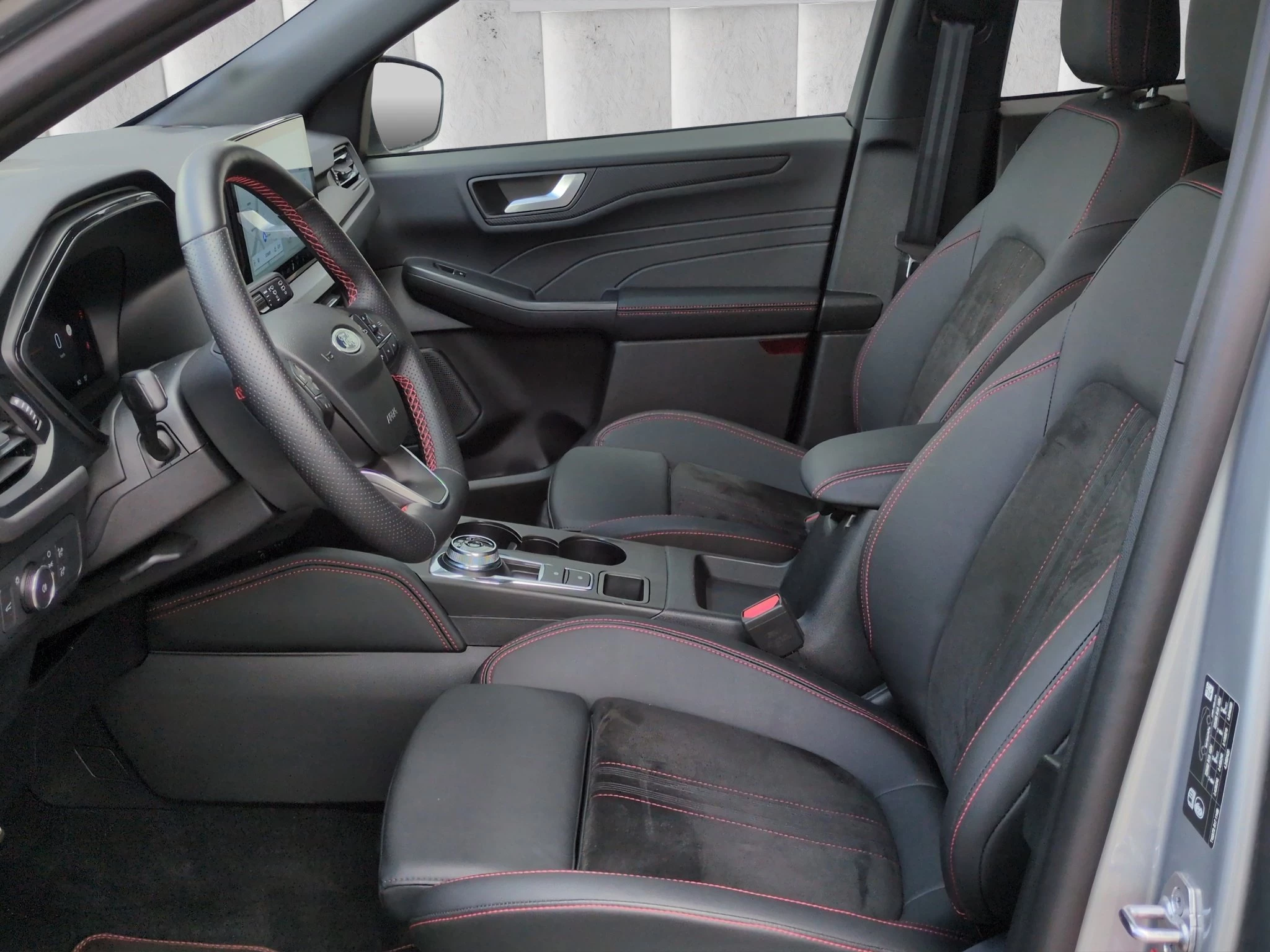 Ford Kuga ST-Line X Aut.*PANO*AHK*360GRAD*LED-MATRIX*NAVI*GRA*WINTER-PKT..