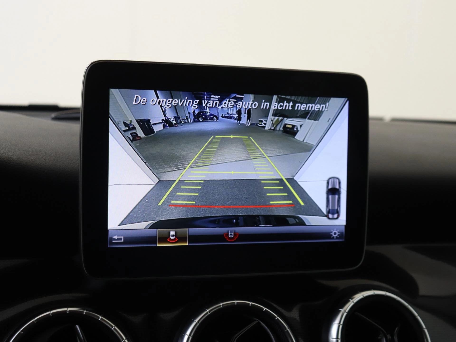 Mercedes-Benz-CLA-image-20