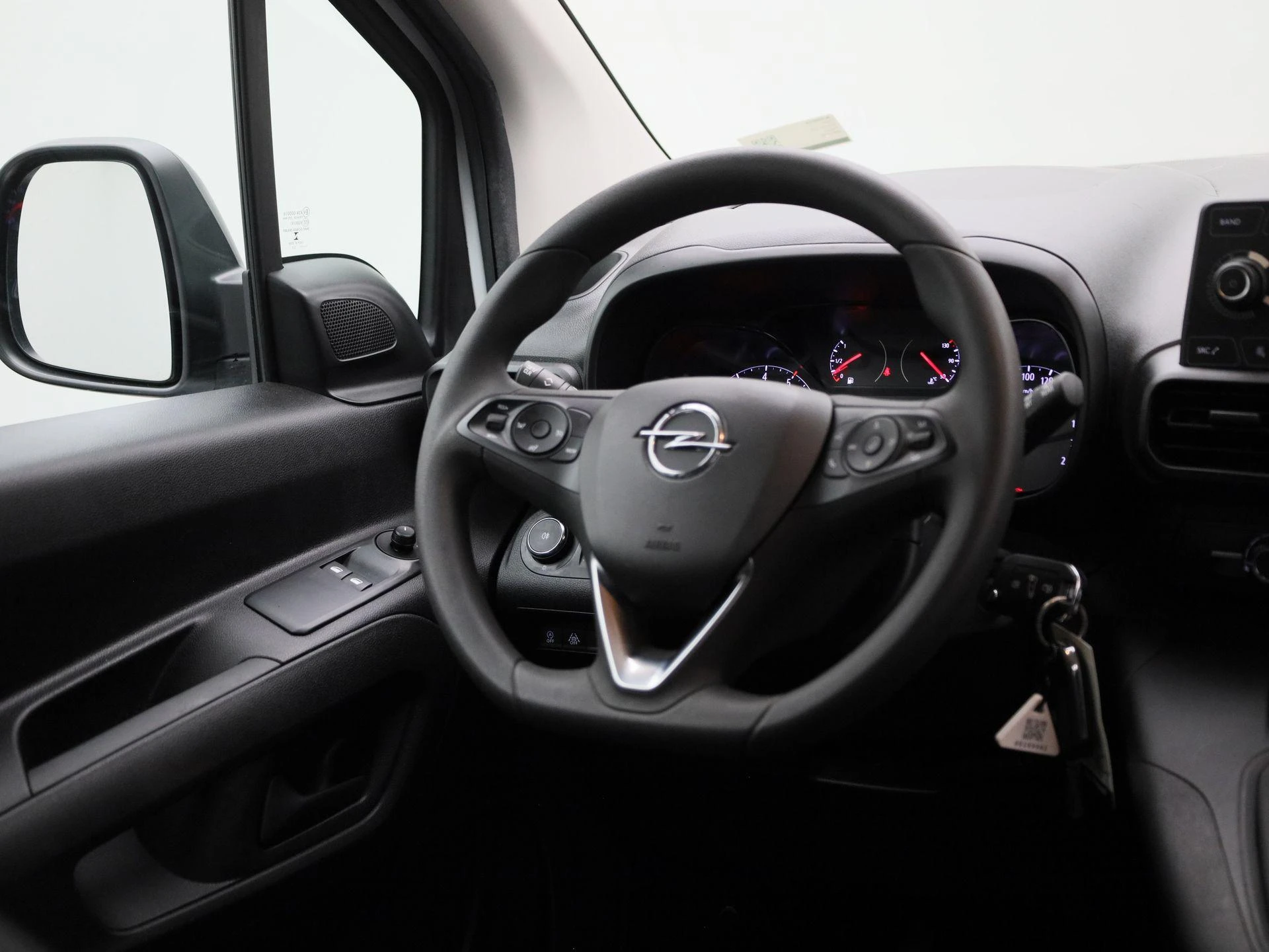 Opel-Combo Life-image-8