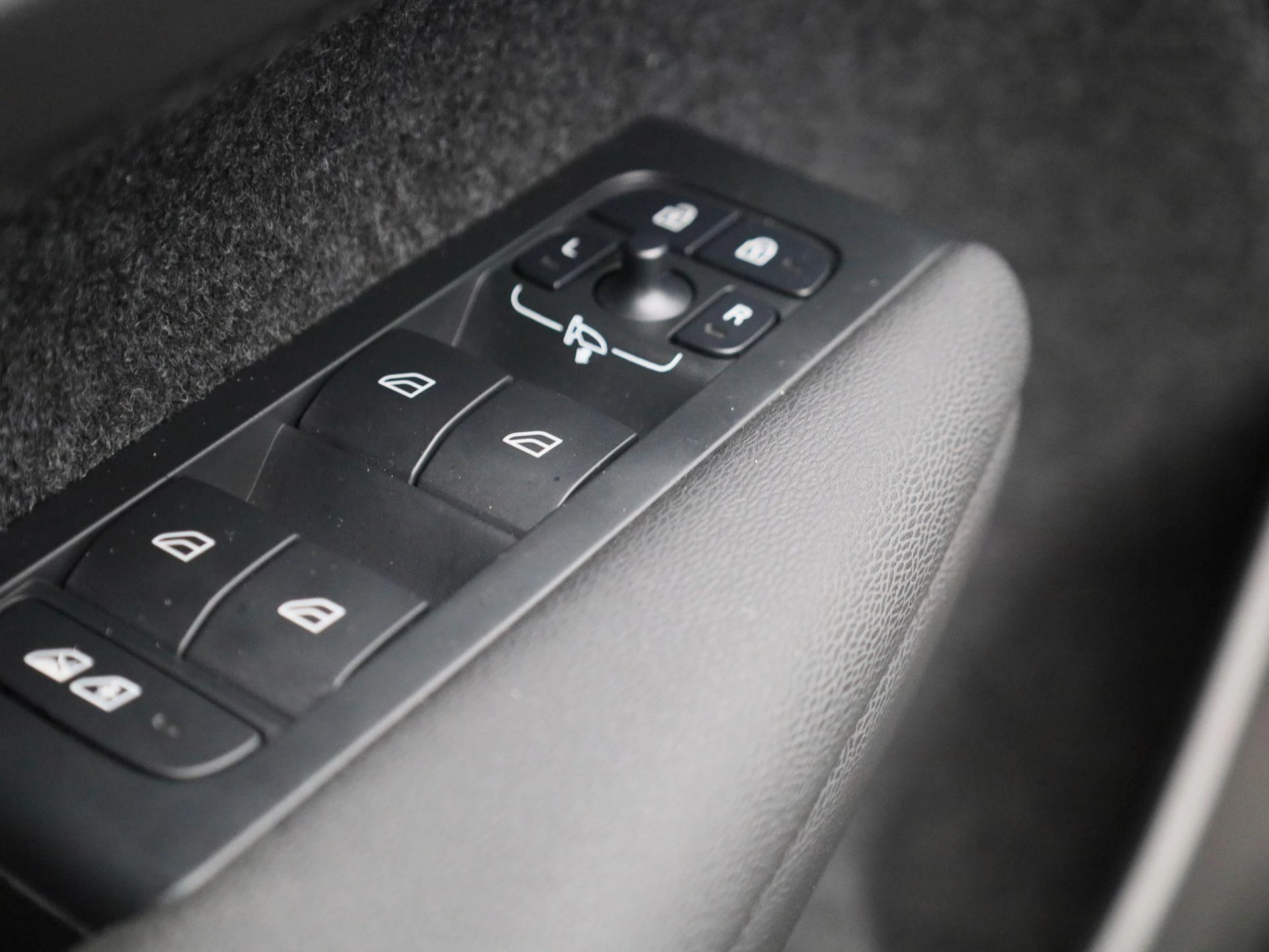 Volvo-XC40-image-27