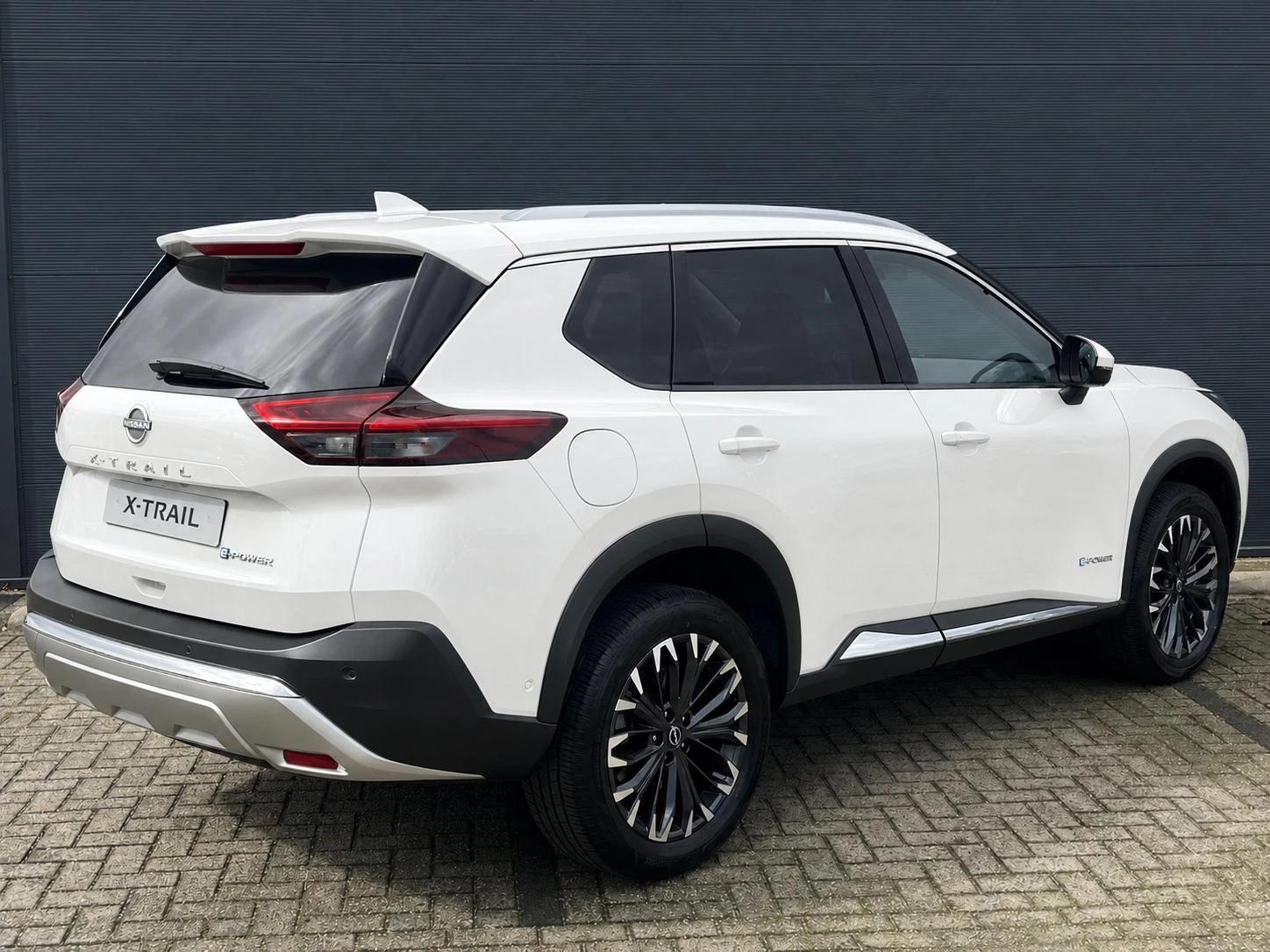 Nissan-X-Trail-image-2