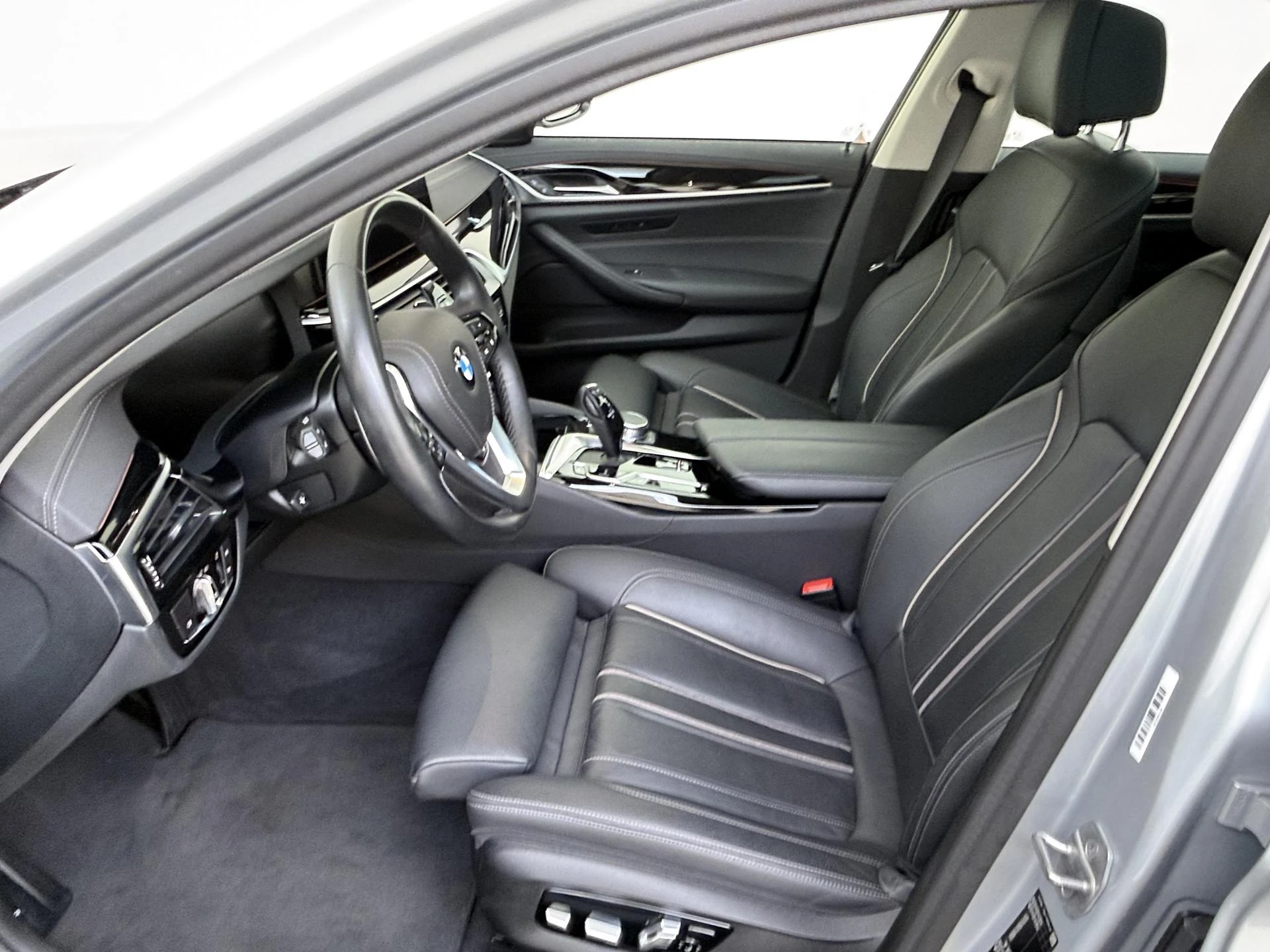 BMW-5 Serie-image-14