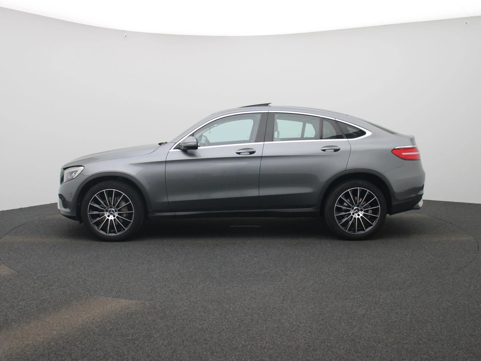 Mercedes-Benz-GLC-image-3