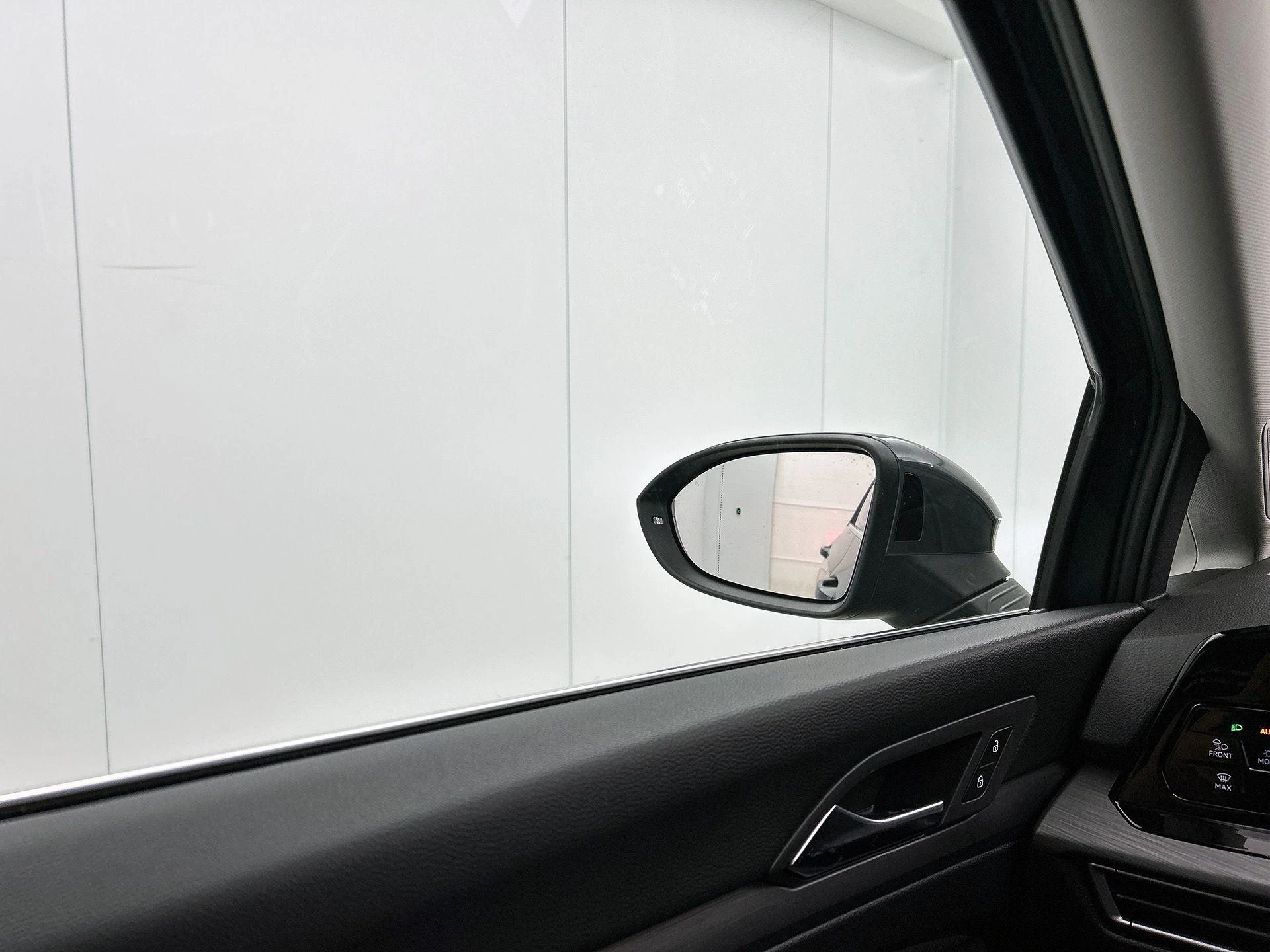 Volkswagen-Golf-image-19