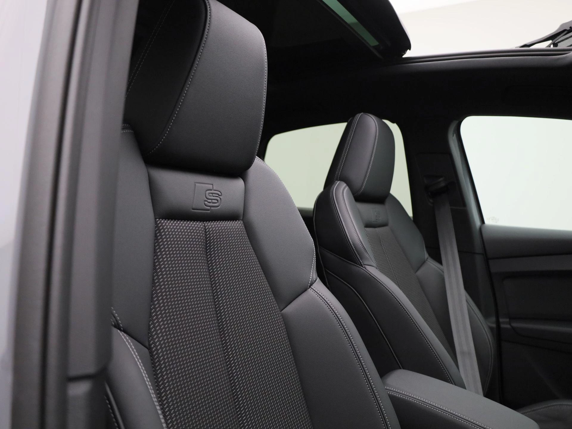 Audi-Q4 Sportback e-tron-image-41