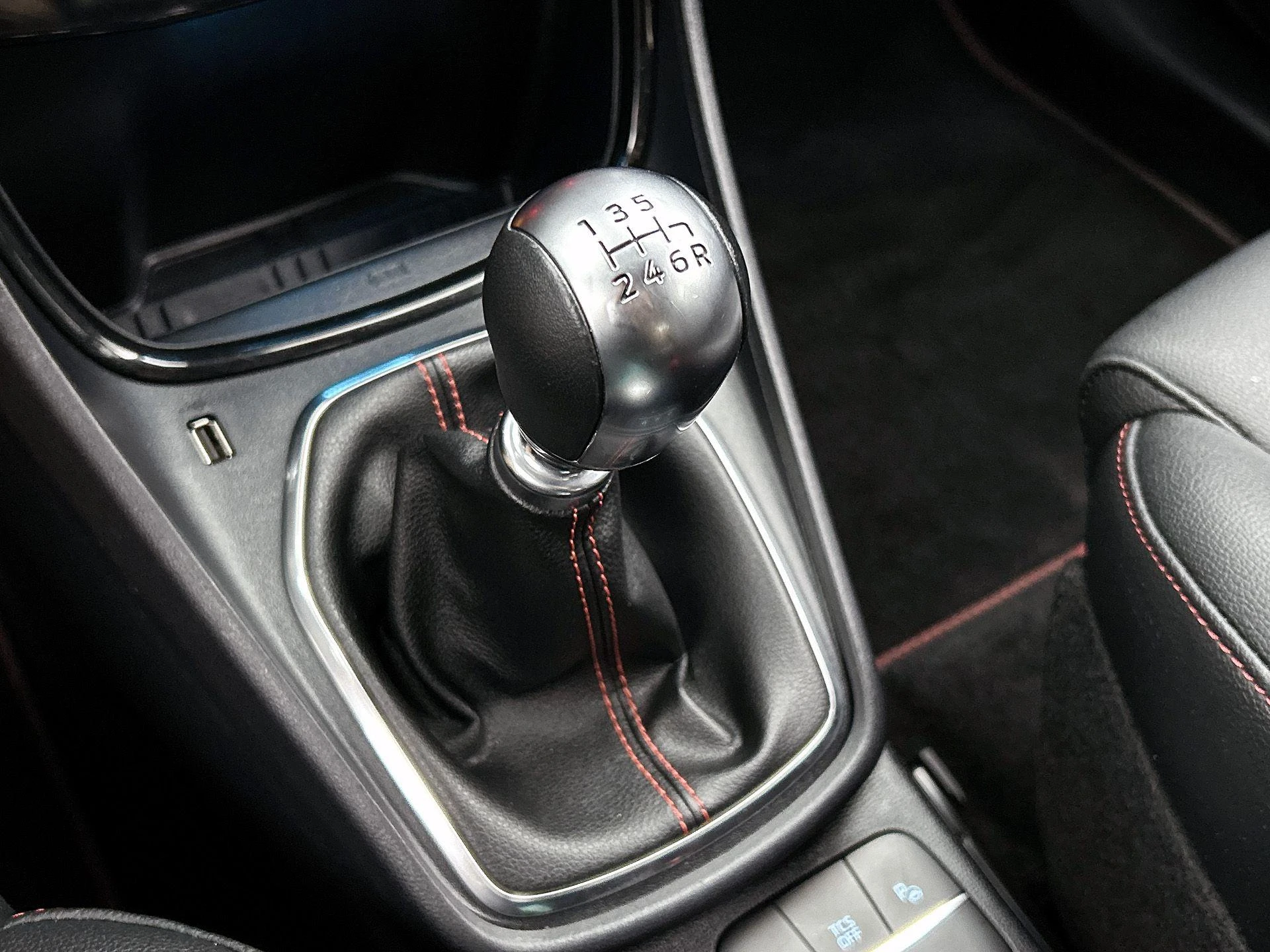 Ford-Puma-image-32