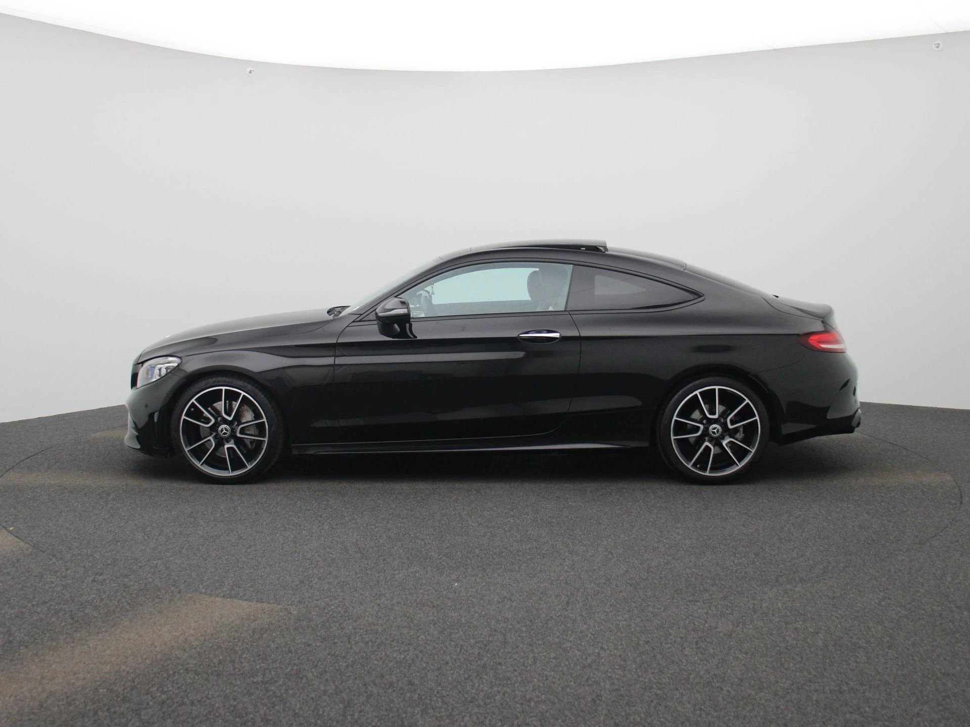 Mercedes-Benz-C-Klasse-image-3