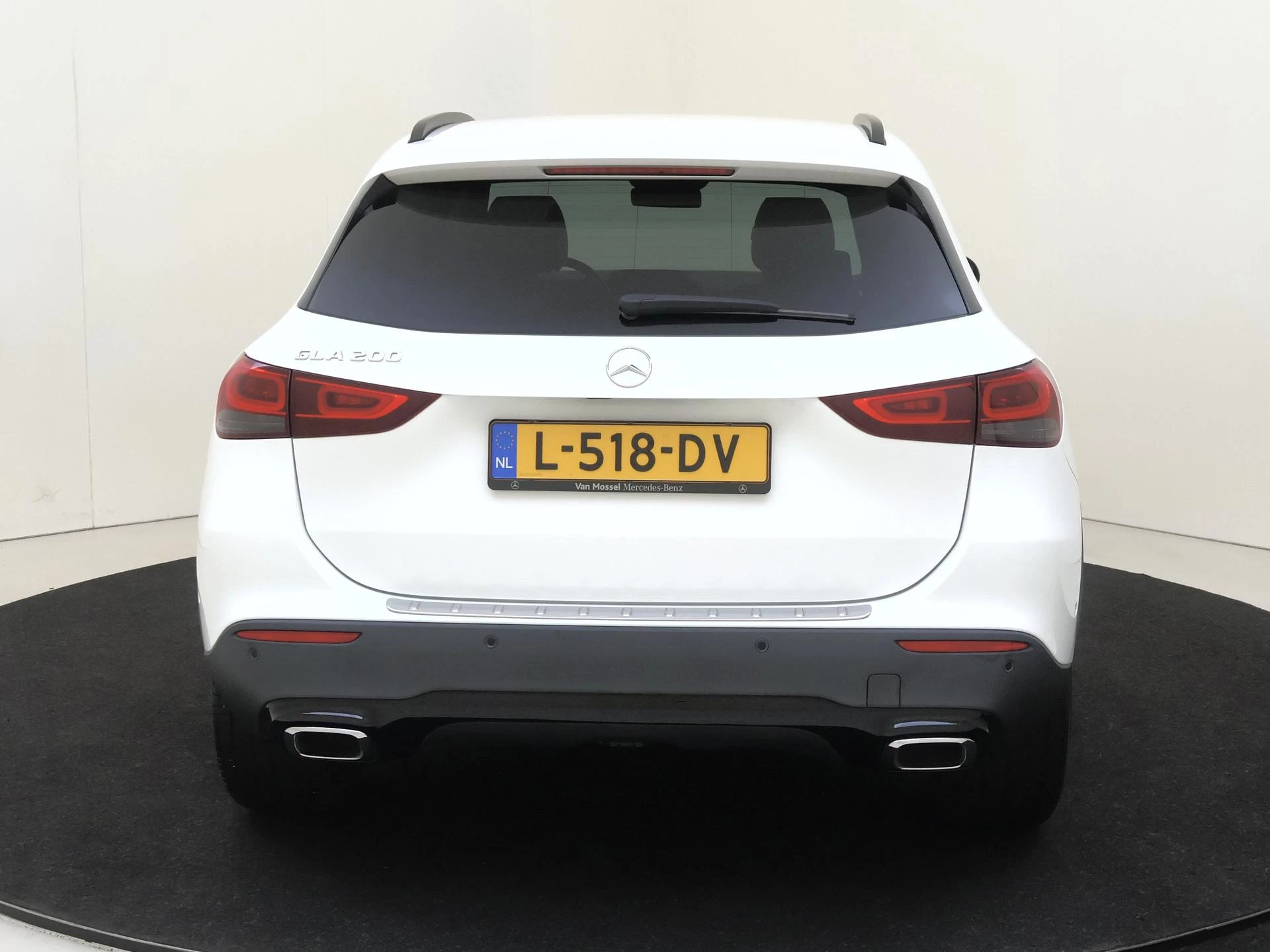 Mercedes-Benz-GLA-image-6