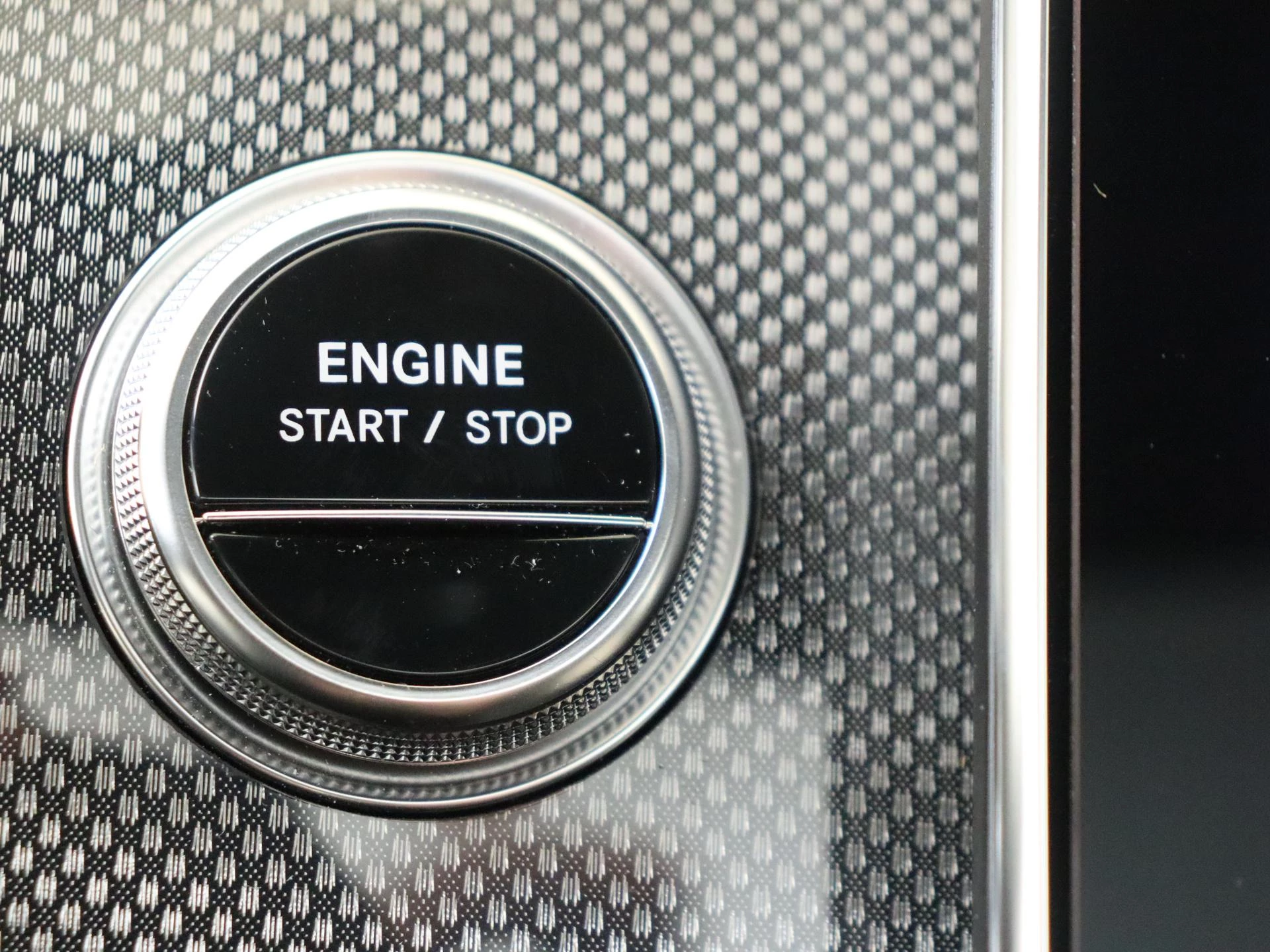 Mercedes-Benz-GLC-image-21