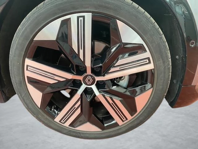 Renault-Megane E-Tech-image-3