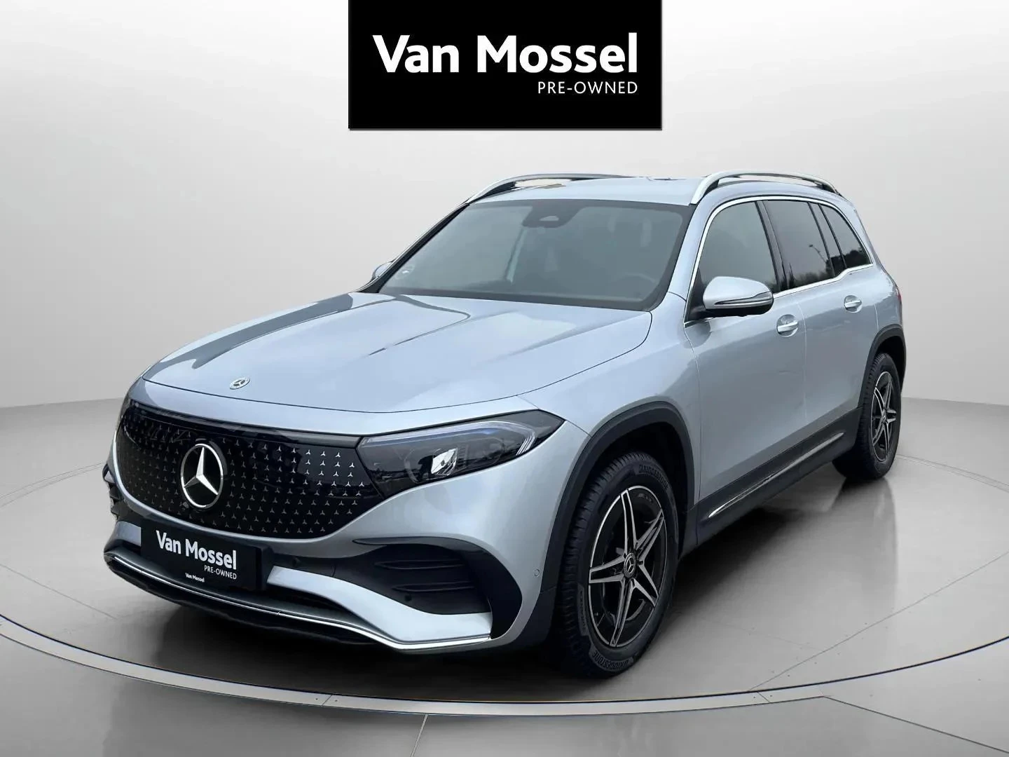 Mercedes-Benz-EQB-image-0