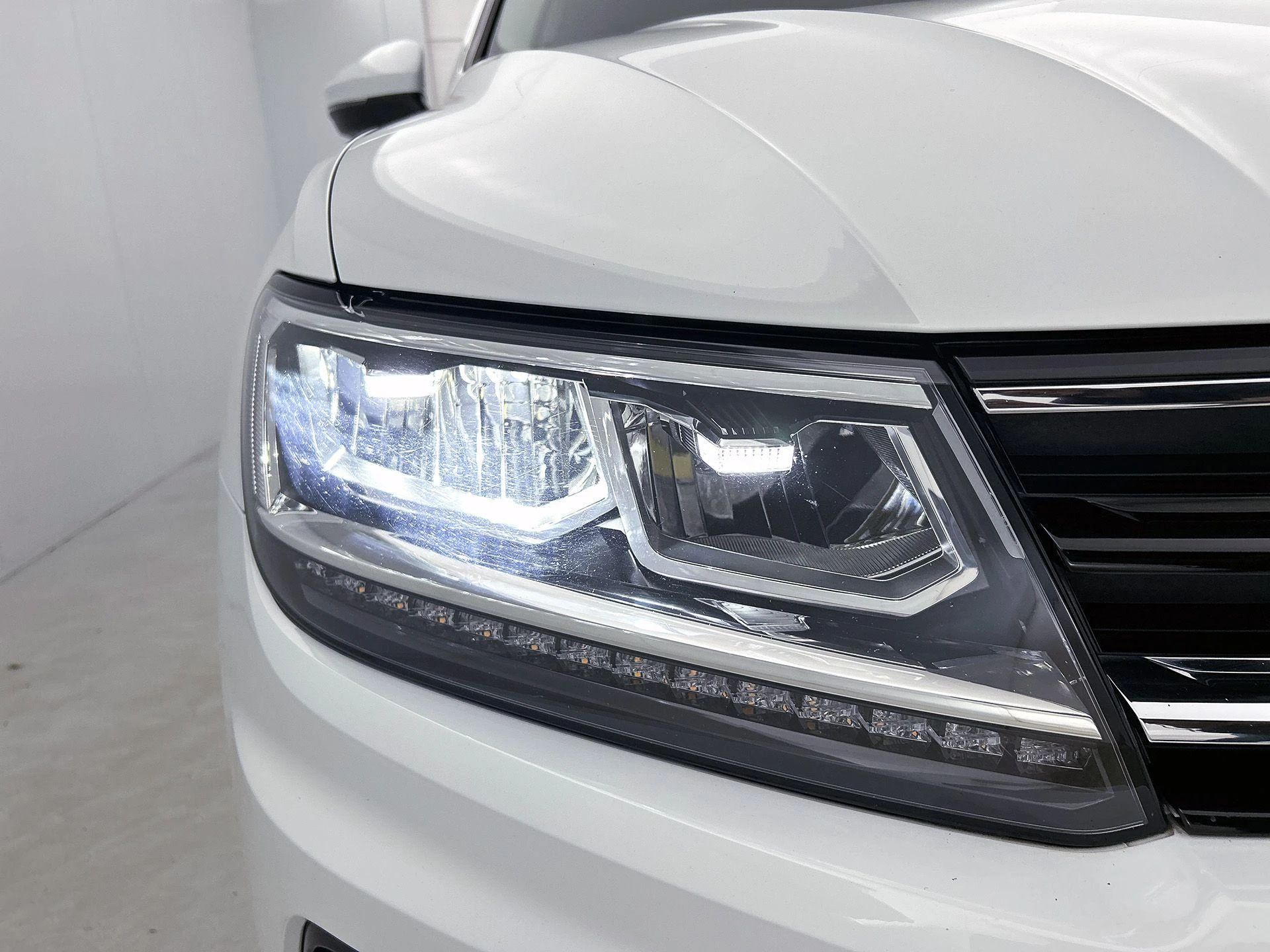 Volkswagen-Tiguan-image-13