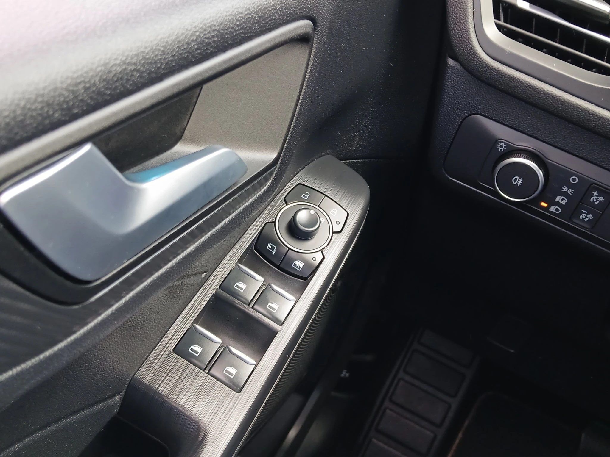 Ford-Kuga-image-16