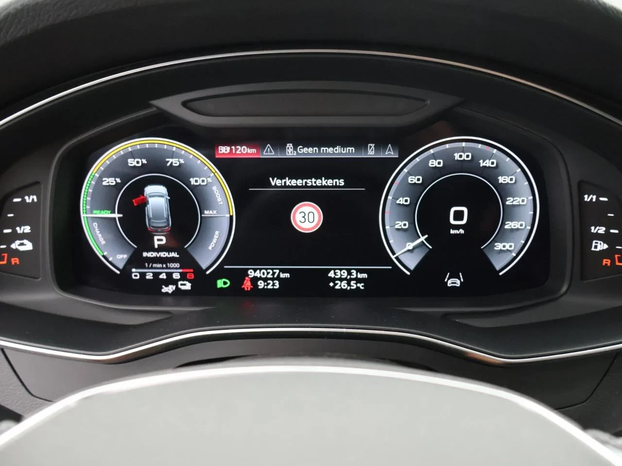 Audi A6 Avant PHEV Audi A6 Avant Competition 55 TFSI e quattro 270(367) kW(pk) S tronic