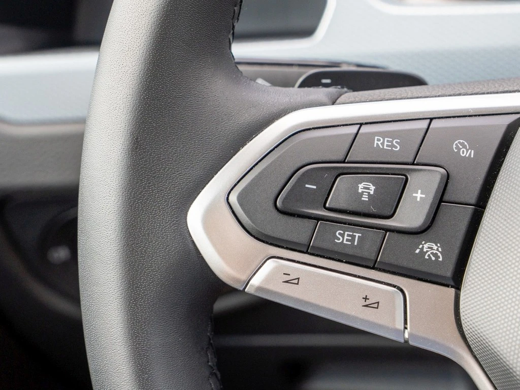 Volkswagen-Touran-image-17