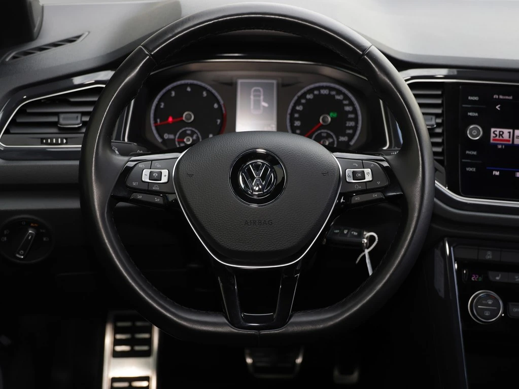 Volkswagen-T-Roc-image-12