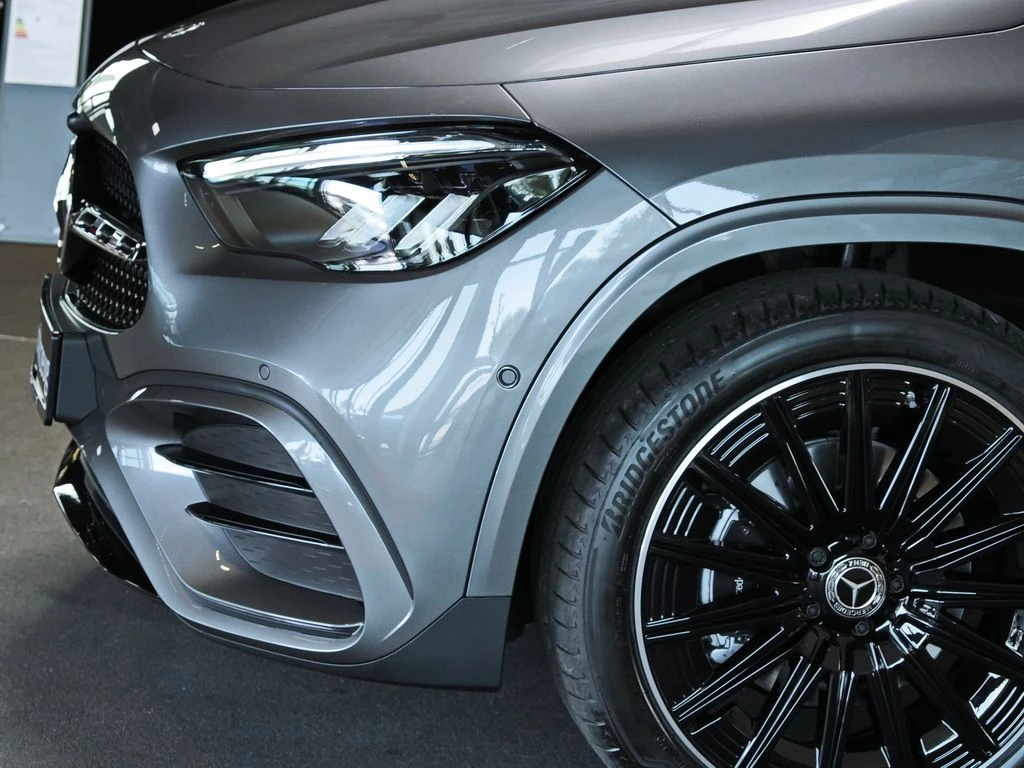 Mercedes-Benz-GLA 200 d-image-3