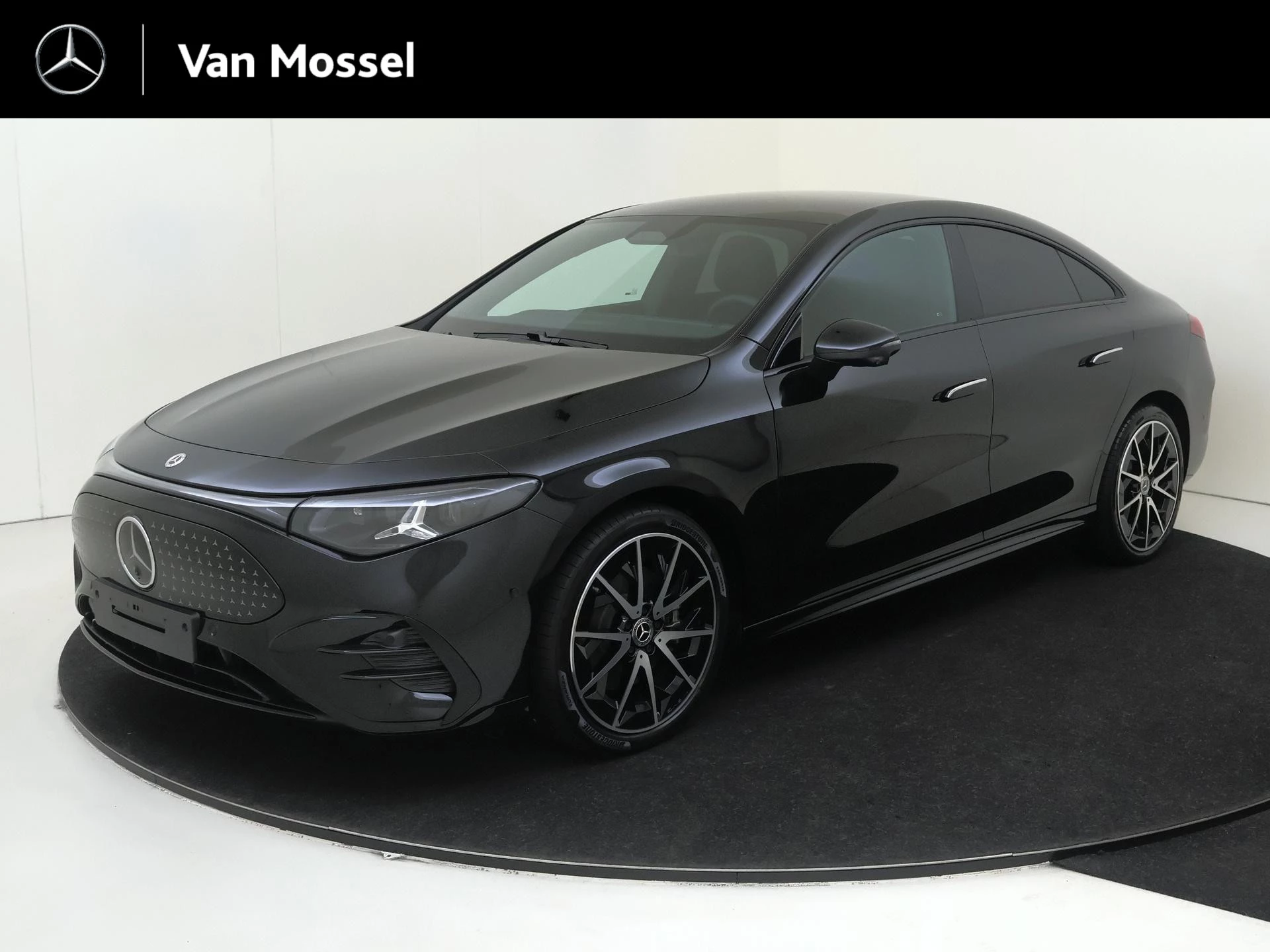 Mercedes-Benz-CLA-image-0