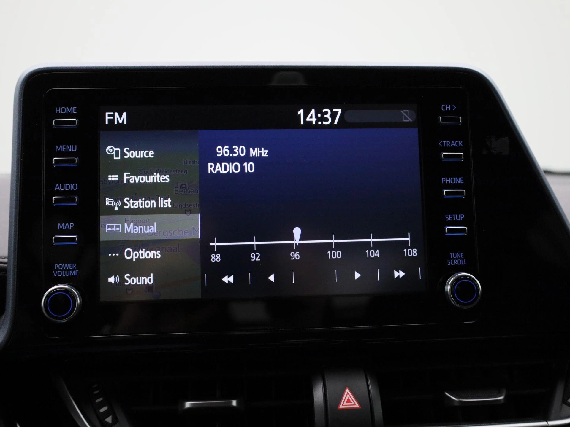 Toyota-C-HR-image-21