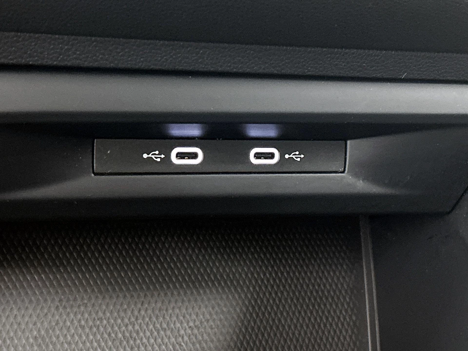 Volkswagen-Golf-image-29