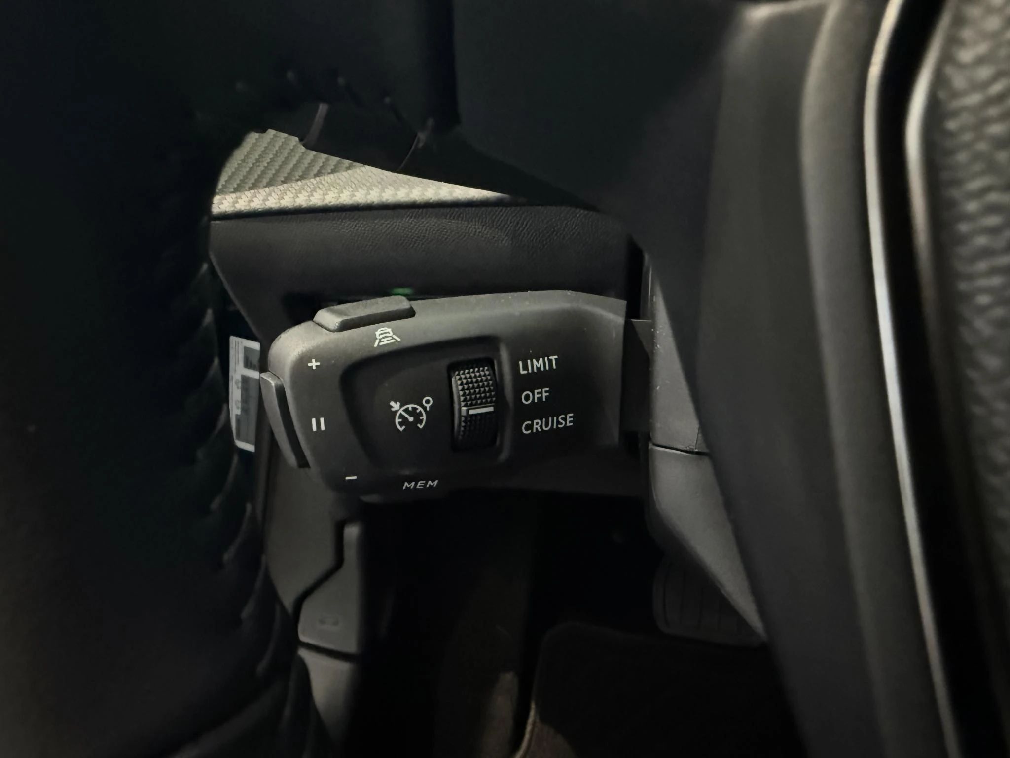 Peugeot-e-2008-image-14