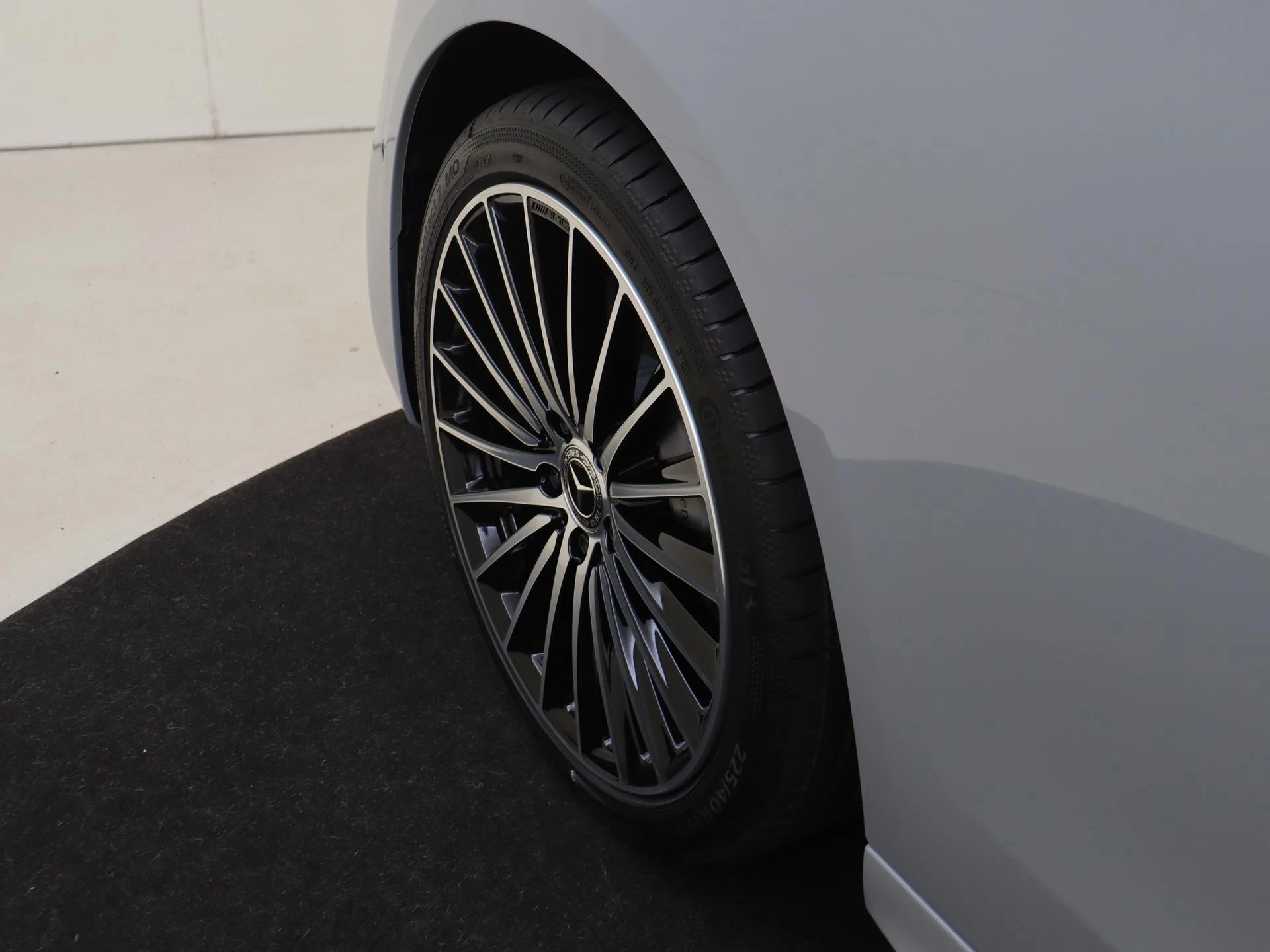 Mercedes-Benz-C-Klasse-image-28