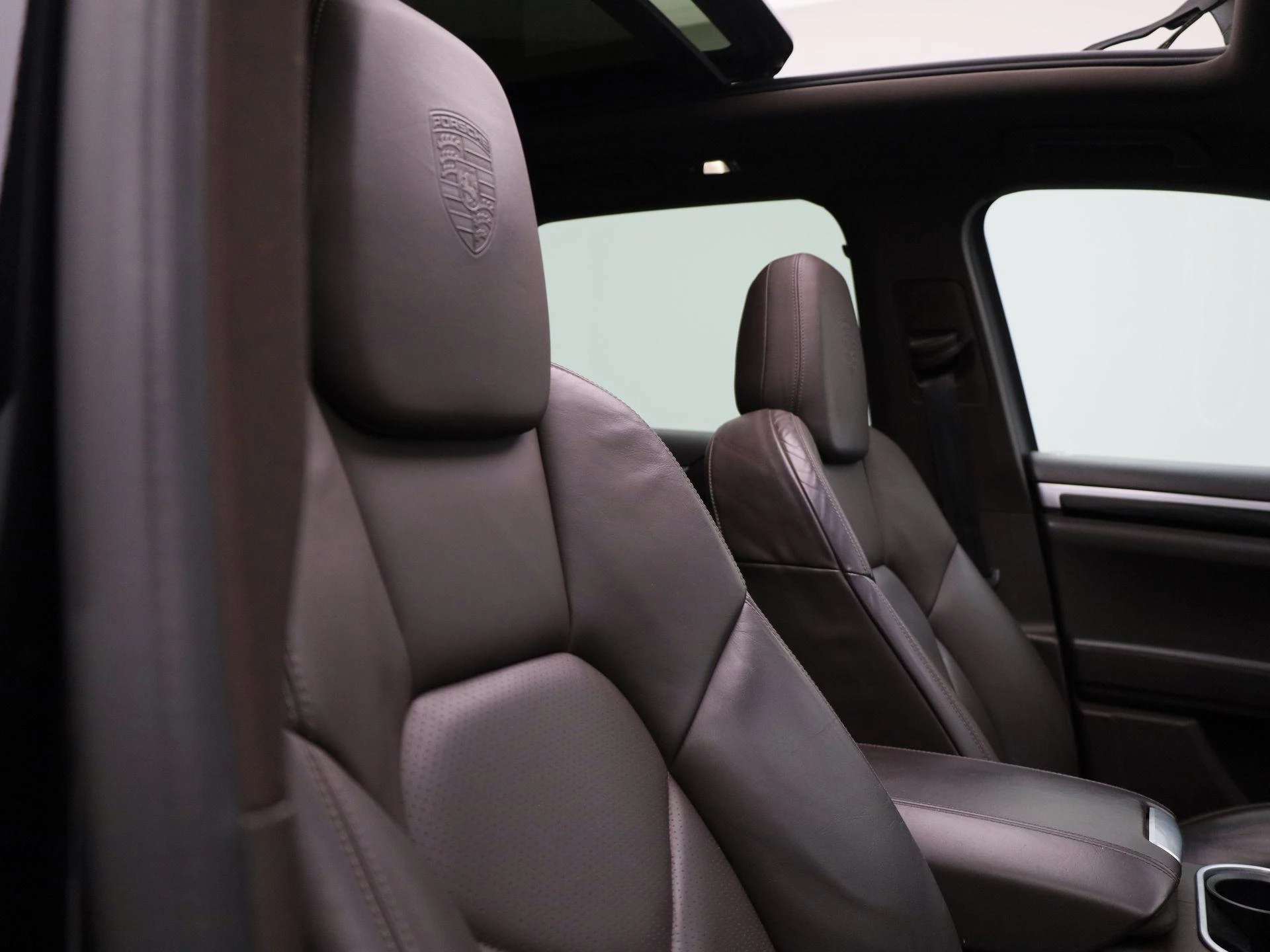 Porsche-Cayenne-image-48