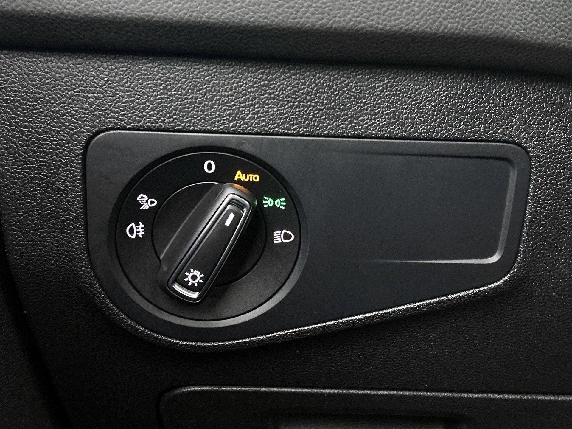 Volkswagen-Tiguan-image-14