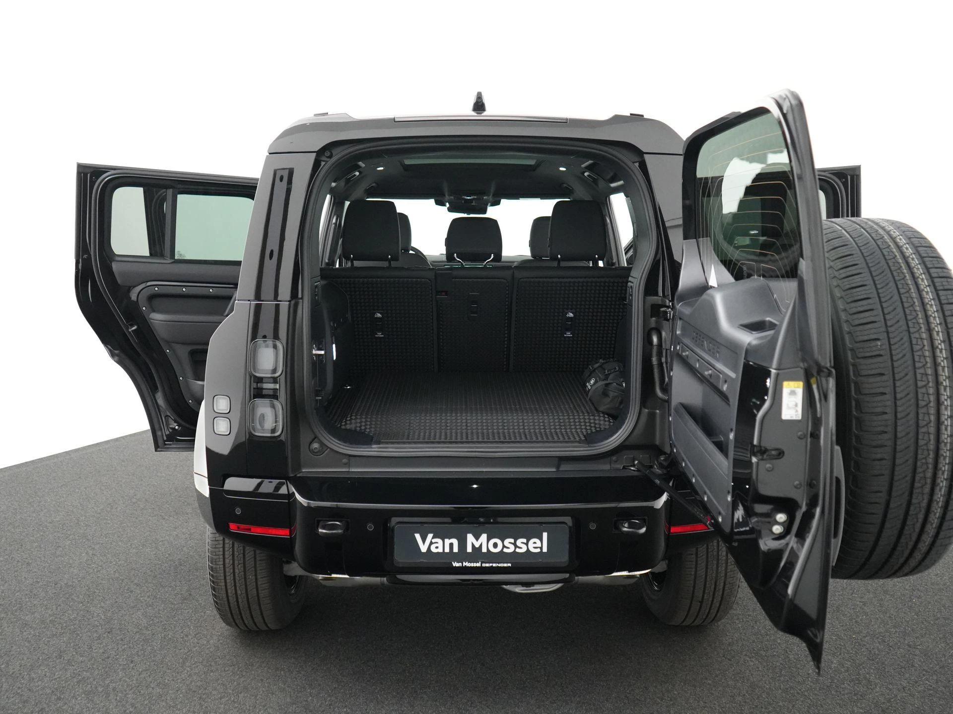 Land Rover Defender 2.0 P300e 110 Dynamic SE Edition