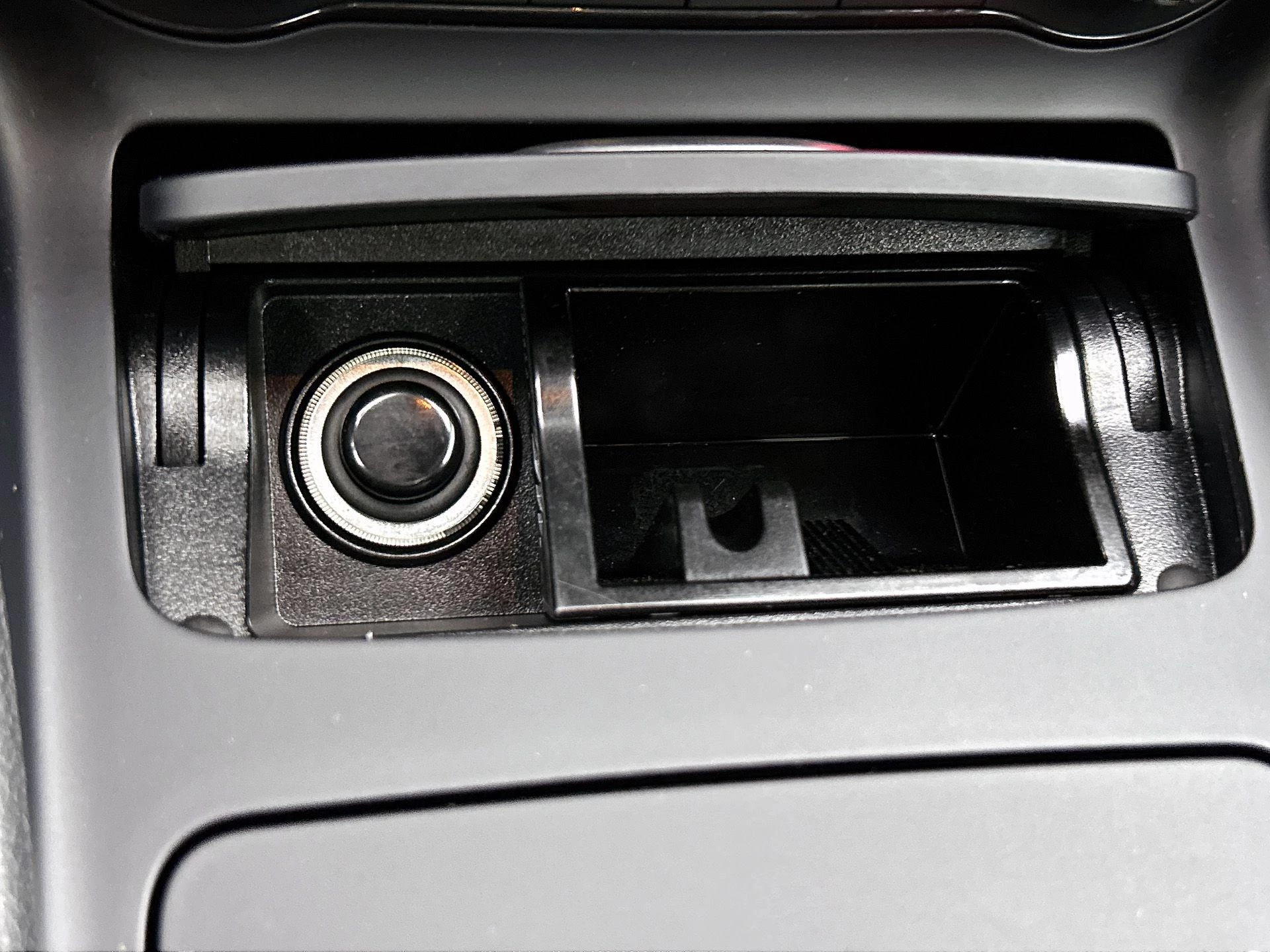Mercedes-Benz-GLA-image-33