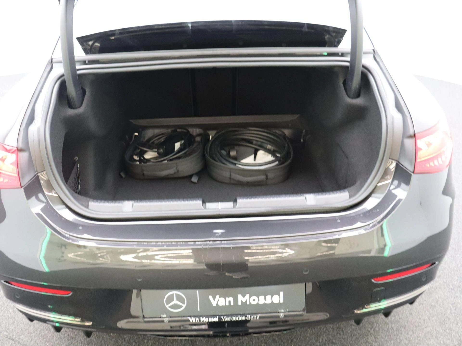 Mercedes-Benz-EQE-image-20
